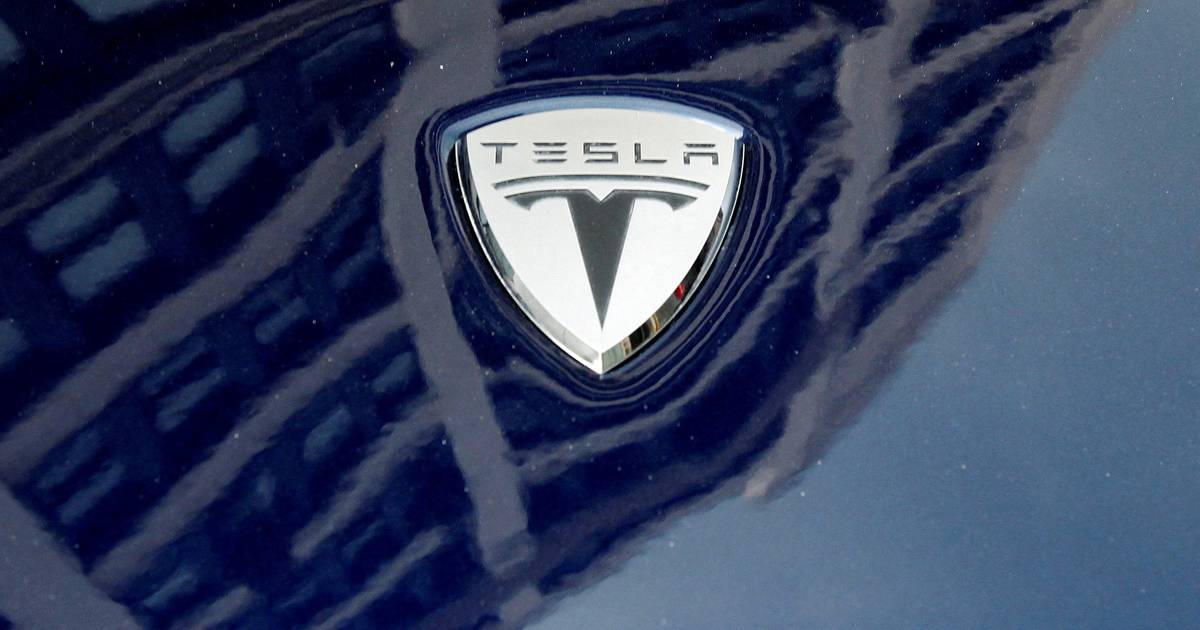Automóveis elétricos da GM vão poder usar rede da Tesla em 2024