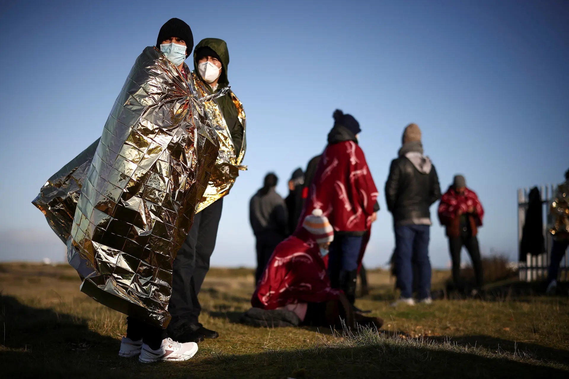 Migrantes resgatados no Canal da Mancha