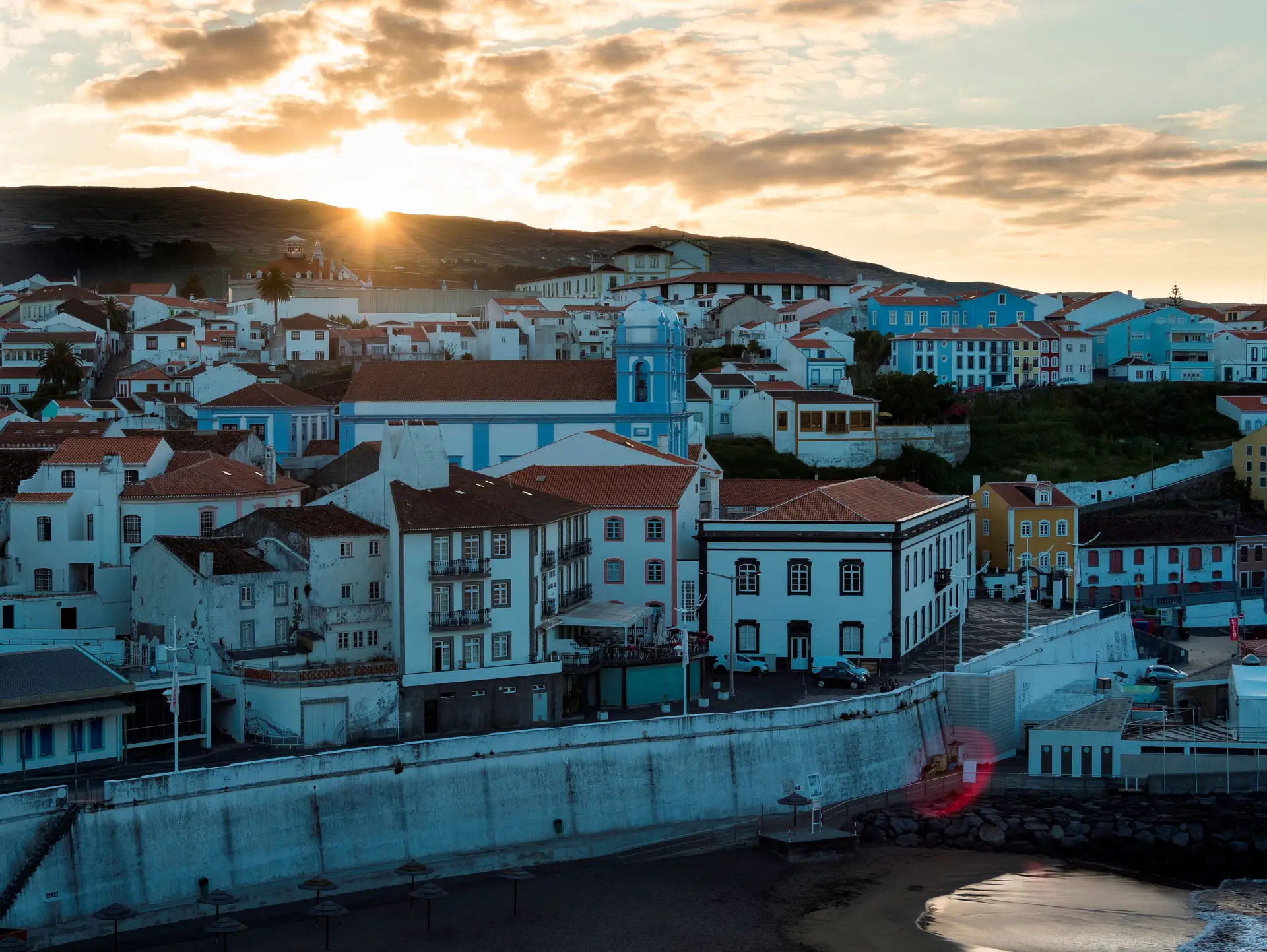 Três sismos sentidos pela população na ilha Terceira, nos Açores