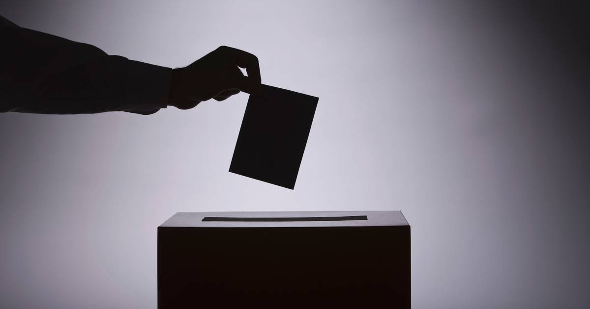 Com duas coligações e 11 partidos, urnas das eleições na Madeira já abriram