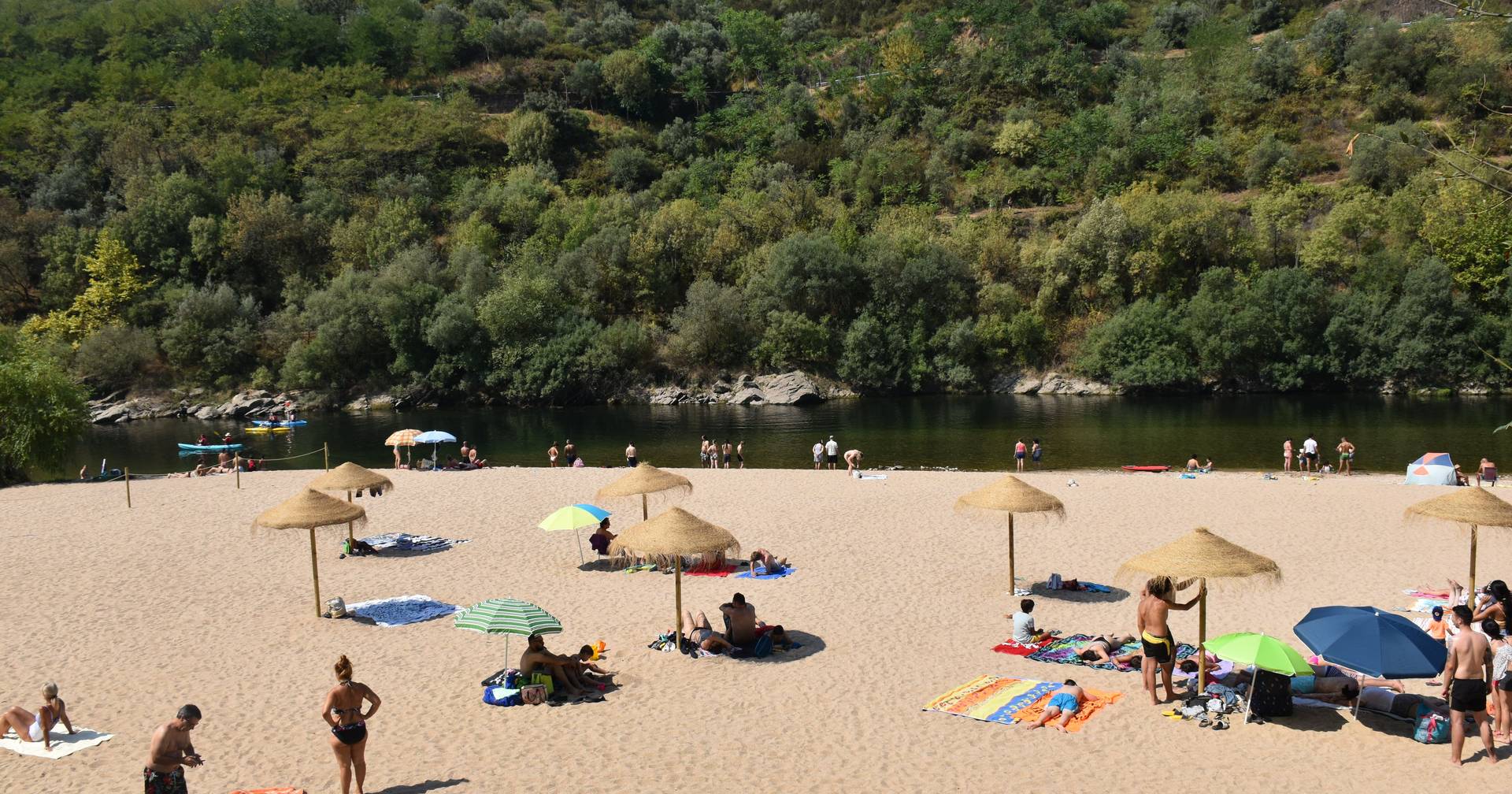 const-ncia-inaugura-praia-fluvial-na-margem-esquerda-do-z-zere-expresso