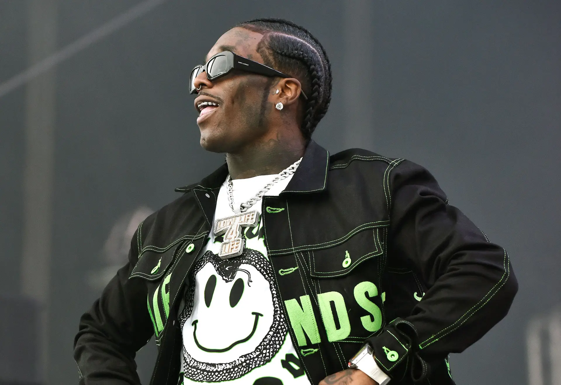 Lil Uzi Vert pediu calma aos seguranças e abraçou fã que invadiu o palco durante o seu concerto