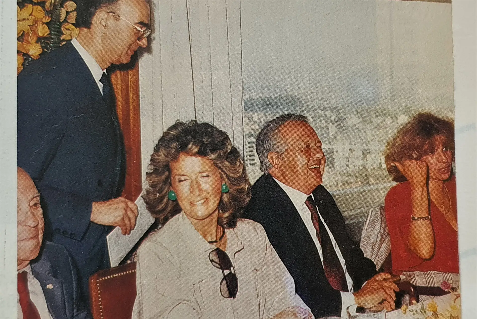 Presidente da República, Mário Soares, no Restaurante Portucale, com Ernesto Azevedo como anfitrião