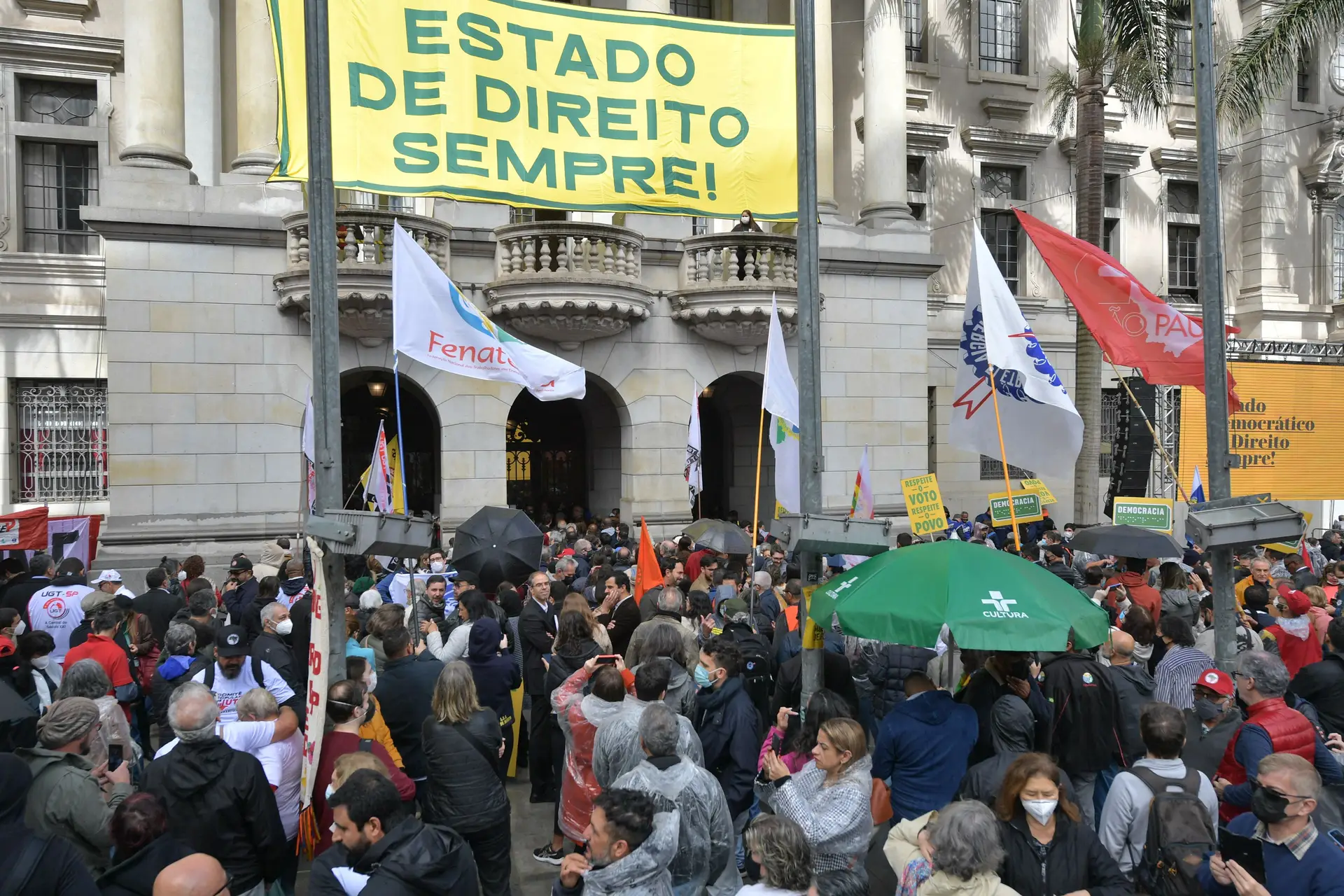 Carta pela Democracia mobiliza brasileiros e confronta Bolsonaro