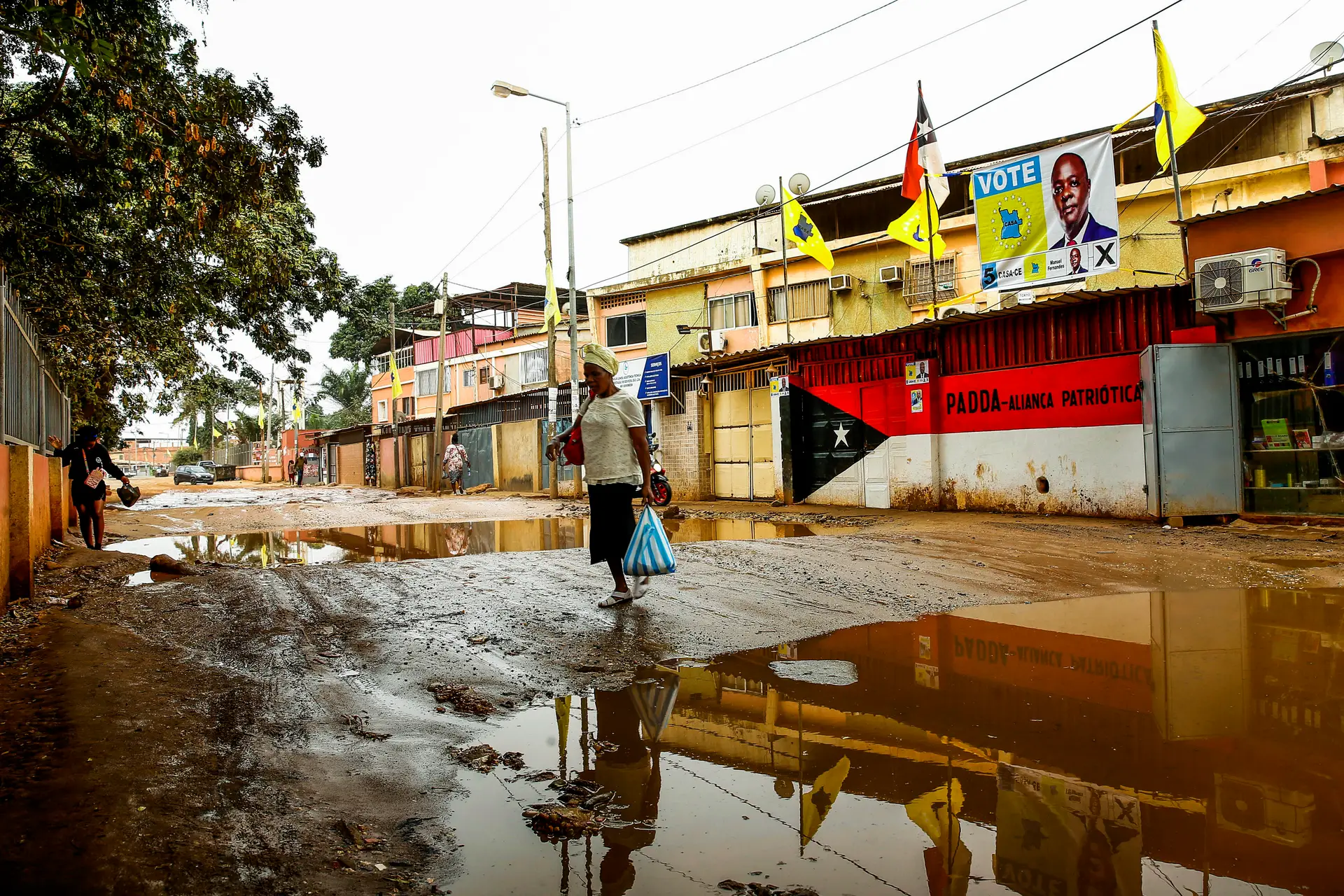 Angola: Quem vota pela primeira vez pede "voto consciente"