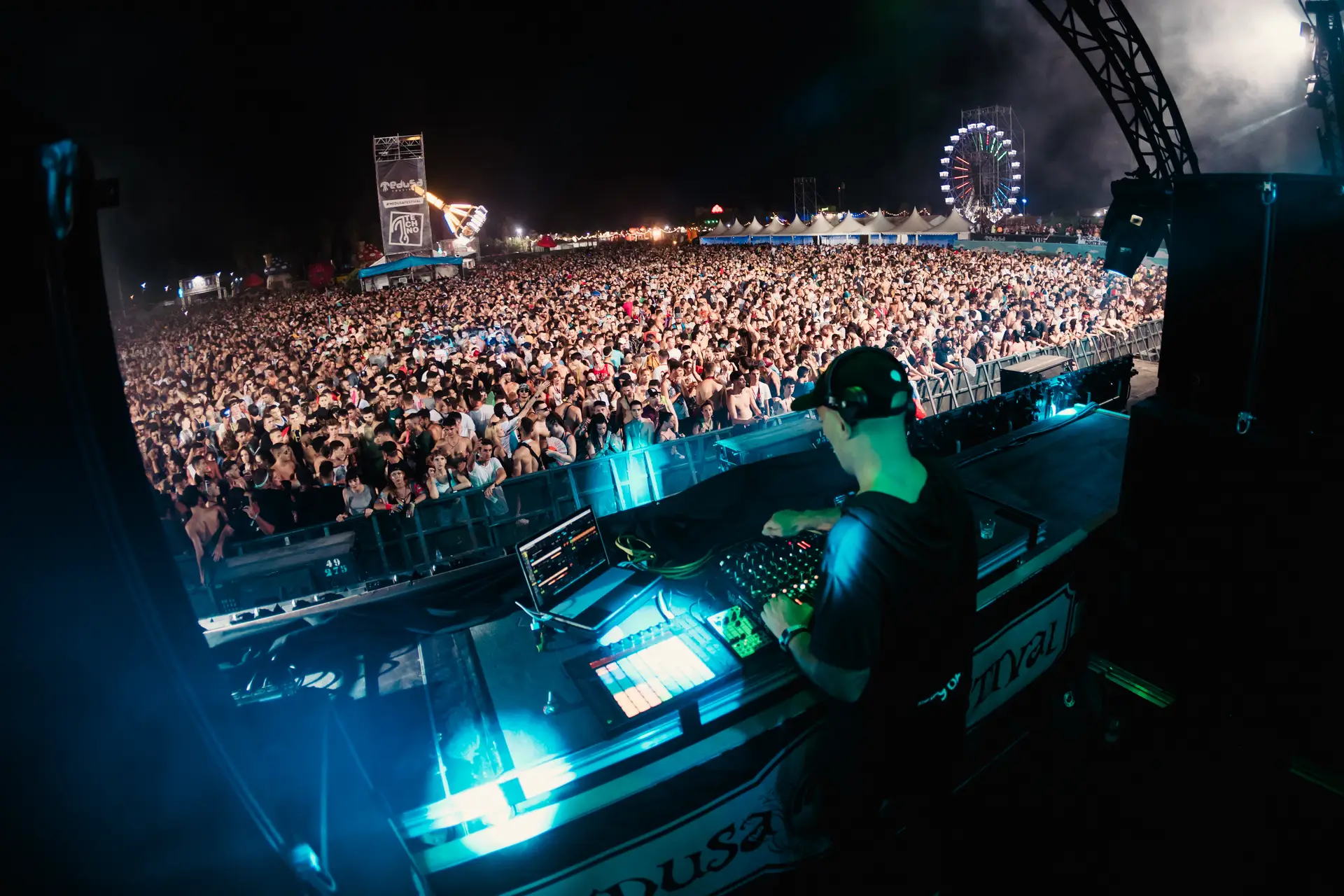 Queda de cenário de palco provoca um morto e 40 feridos em festival de música em Espanha