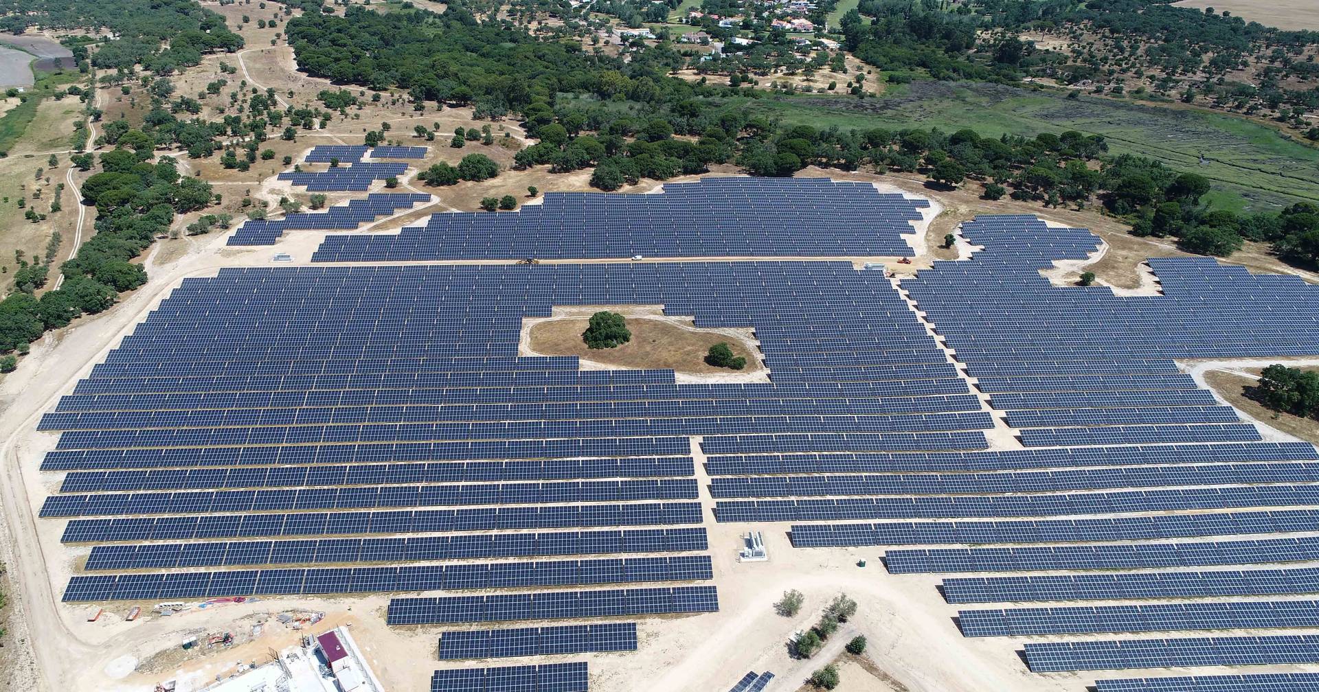Iberdrola põe em operação a sua primeira central solar em Portugal ...