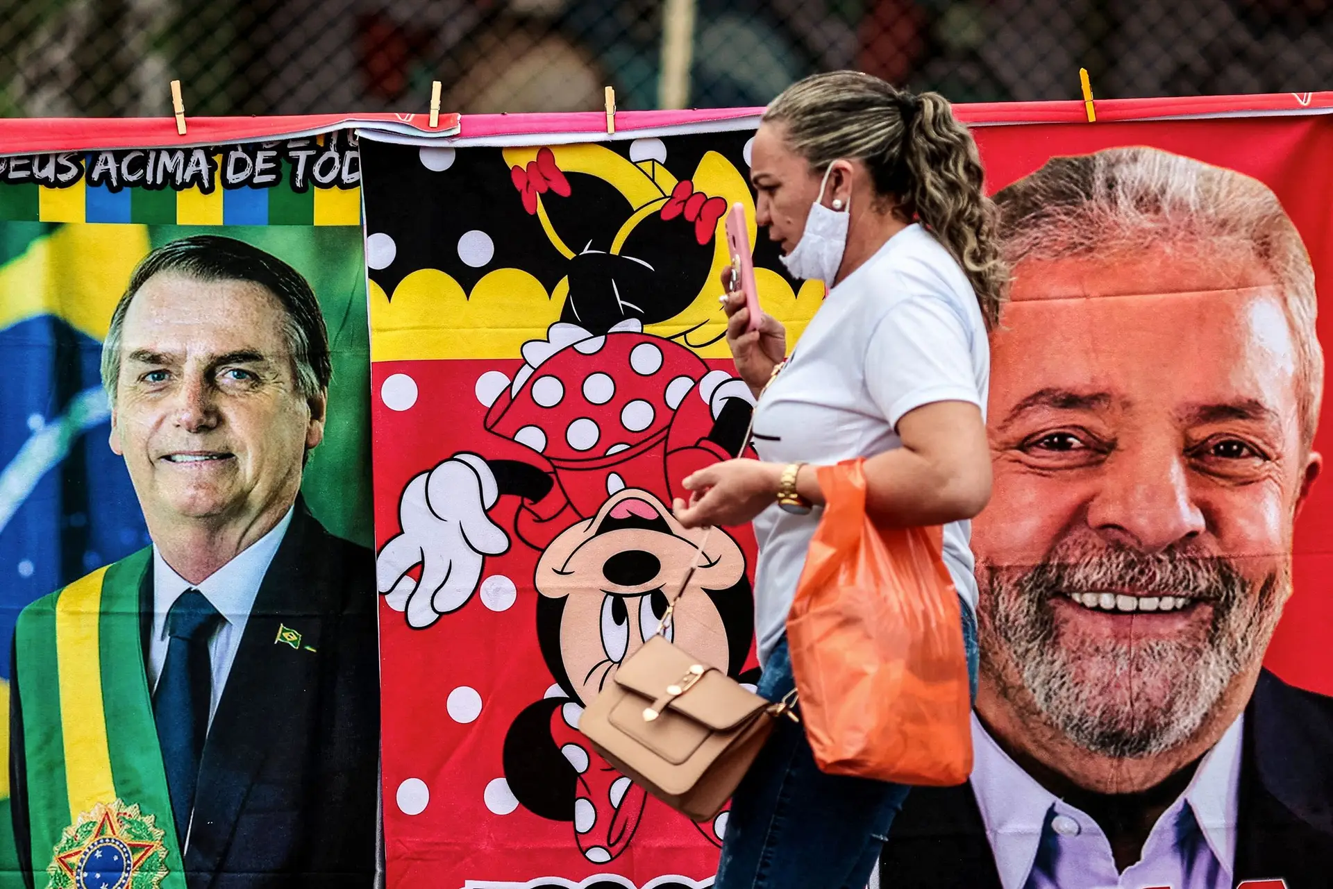 Eleições no Brasil: Lula com 45% das intenções de voto a um mês da primeira volta