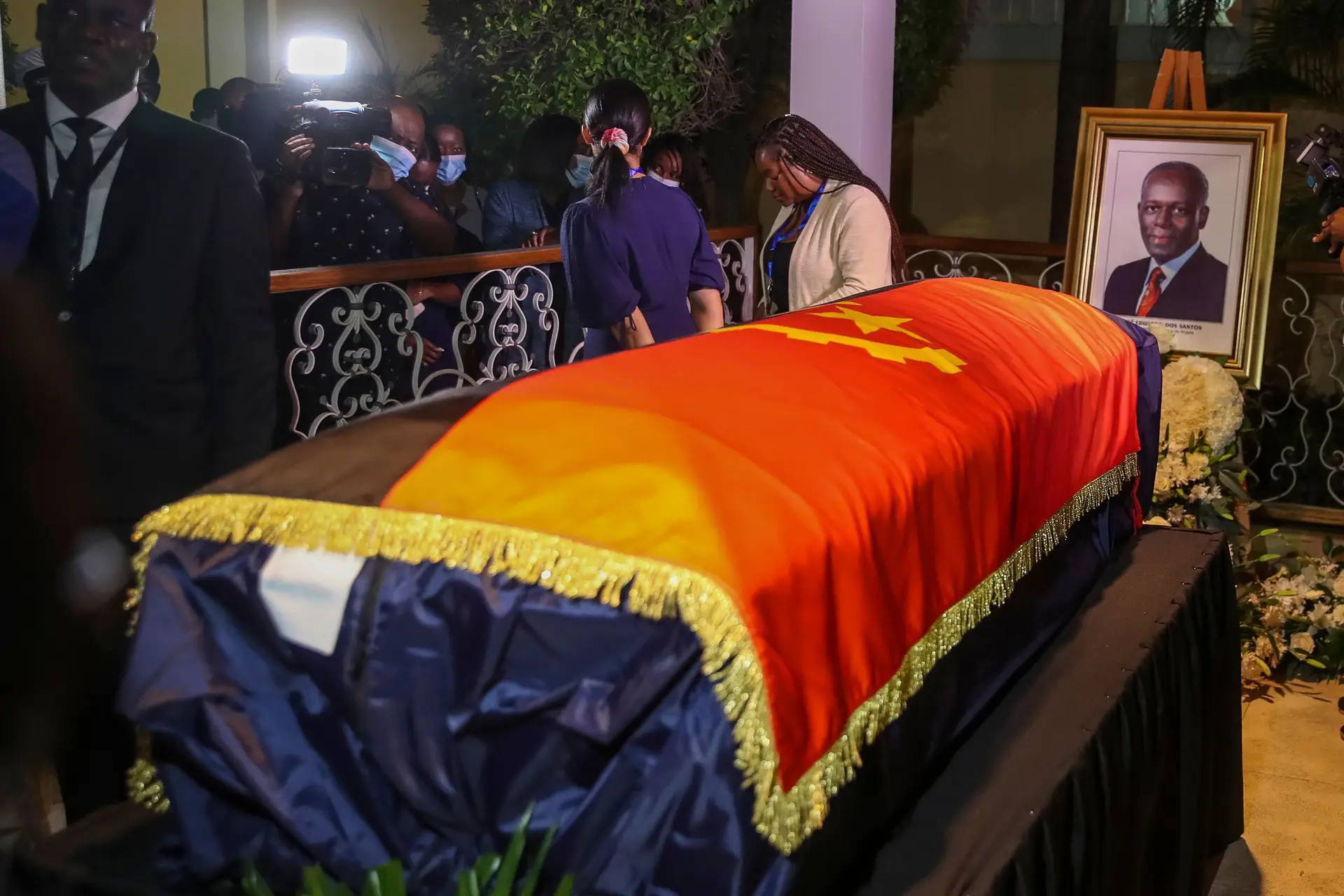 Funeral de Eduardo dos Santos realiza-se este domingo perante delegações de 21 países