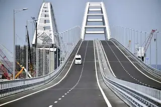 A Ucrânia quer destruir a maior ponte da Europa. Putin mandou-a construir e inaugurou-a em 2018