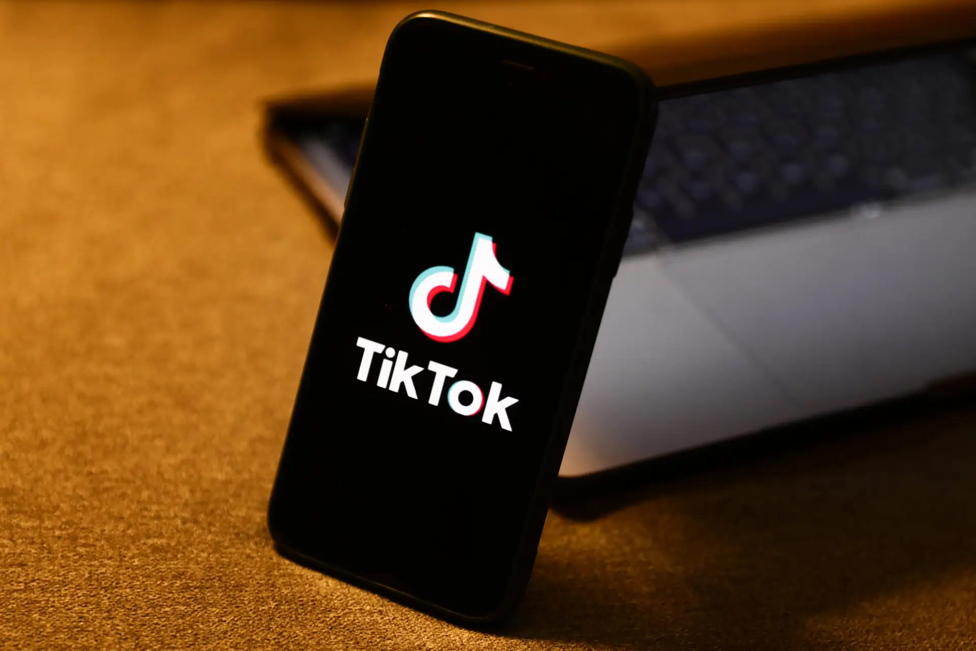 Comissão Europeia debate privacidade no TikTok com líder da rede social