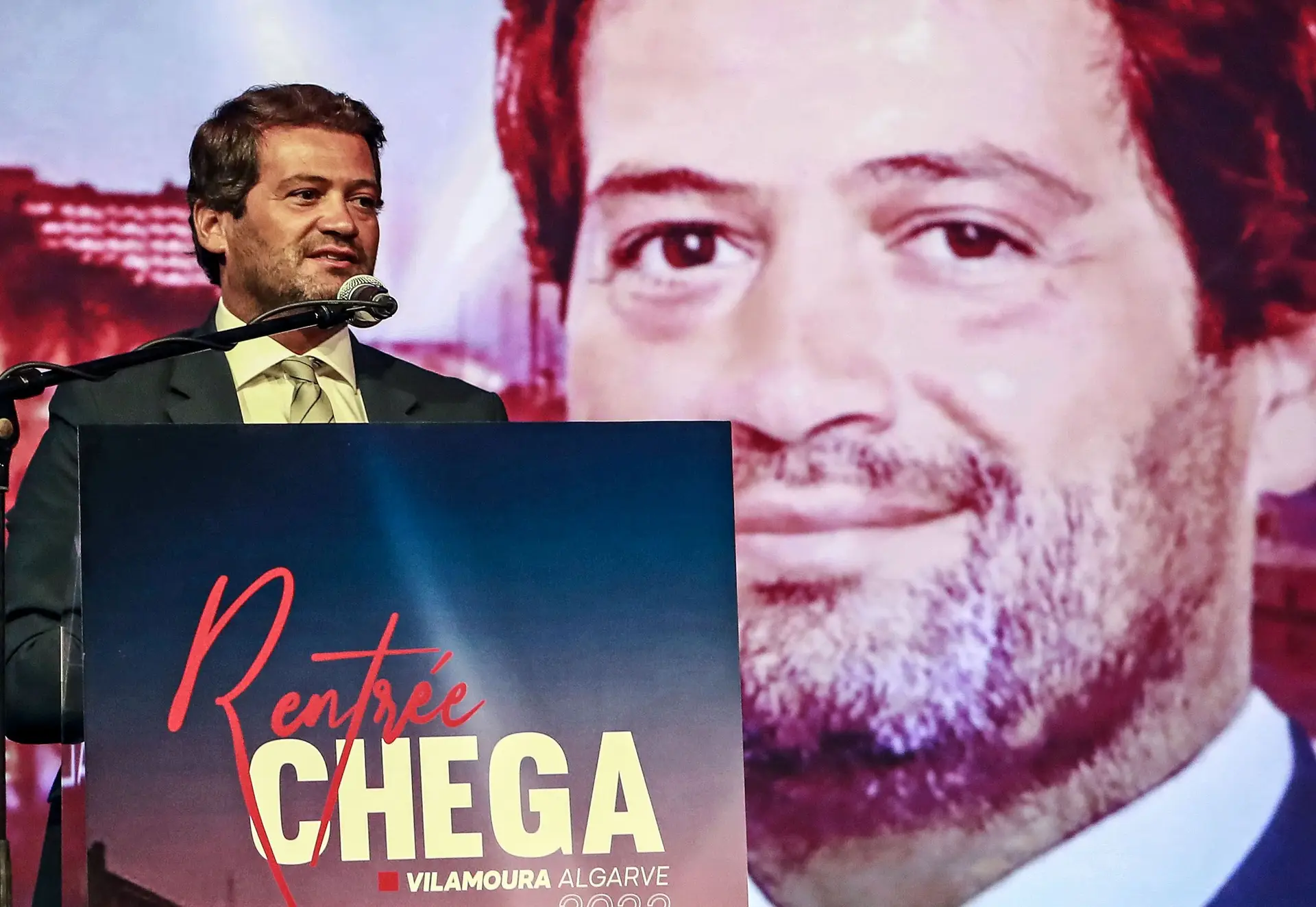 Rentrée de Ventura: Costa quer “controlar a Justiça”, Marcelo é uma “tragédia”, mas o Chega está “unido”