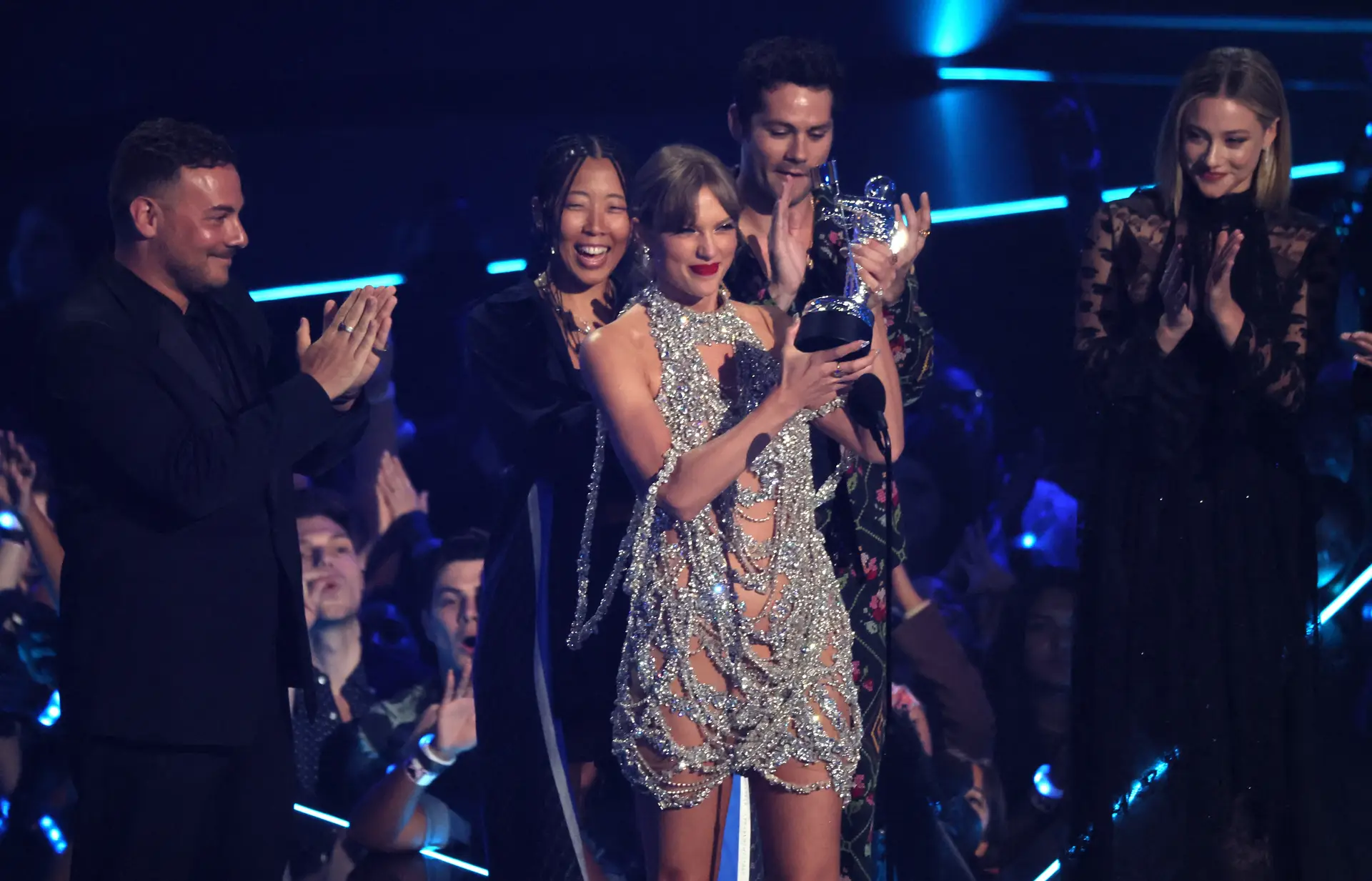 Taylor Swift impõe-se nos prémios MTV