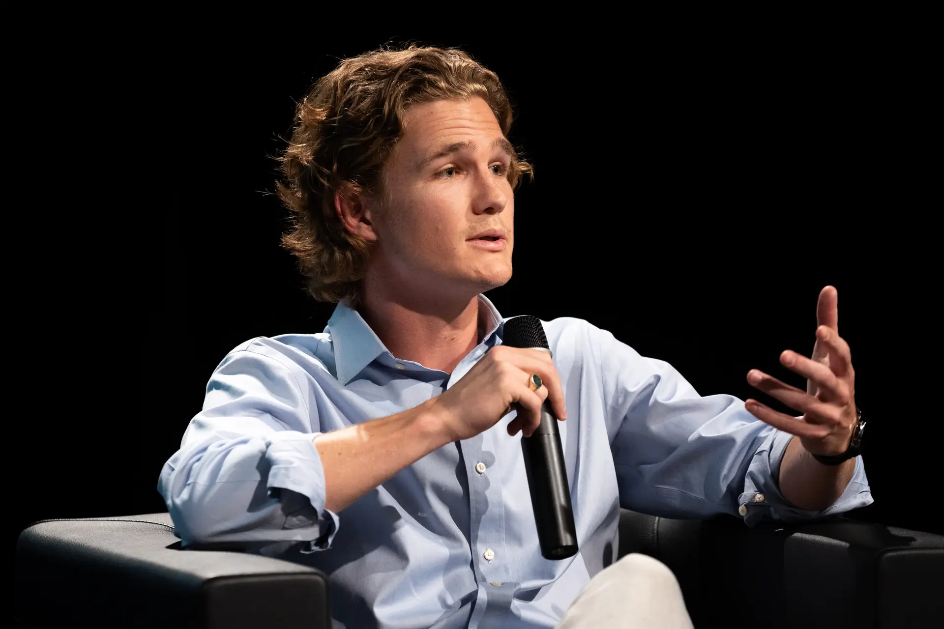 Elias Kuhn Von Burgsdorf mostrou-se solidário com as reivindicações dos mais jovens sobre os desafios ambientais e garantiu que “mais ninguém no mundo está a fazer tanto” como a UE. “Sinto exatamente o mesmo, que devíamos fazer mais e mais depressa”, acrescentou