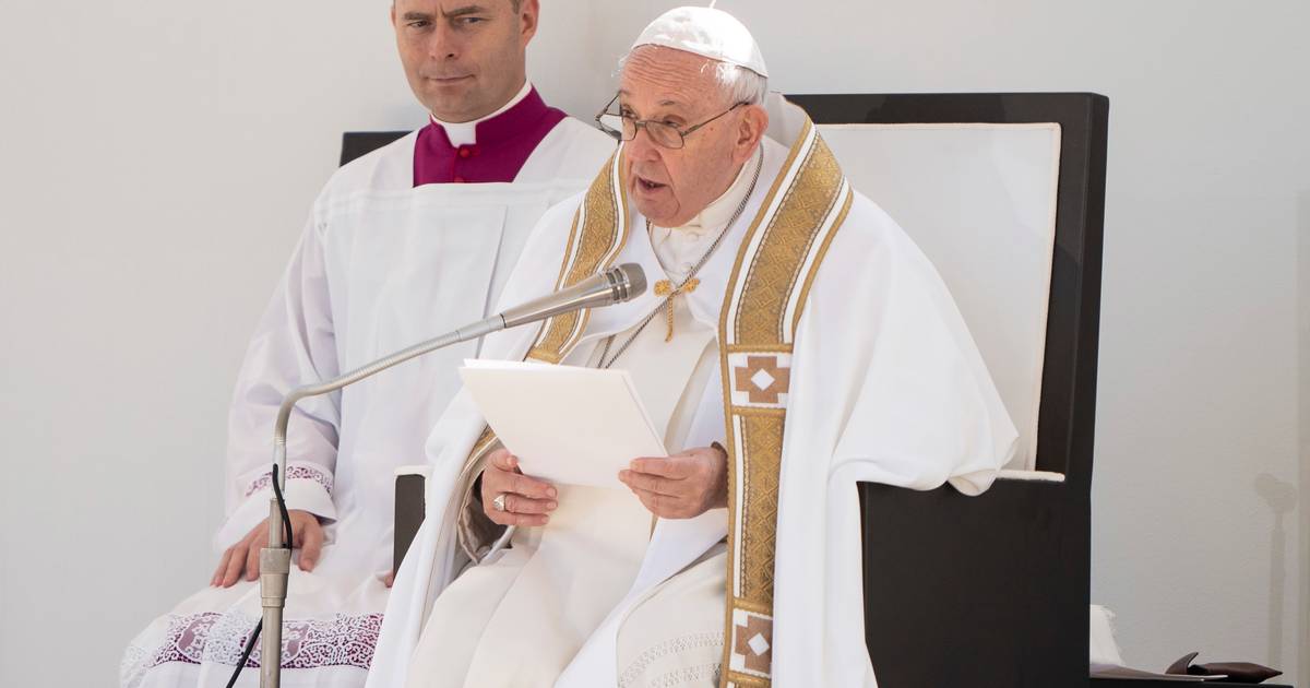 Papa defede que Igreja Católica não pode 