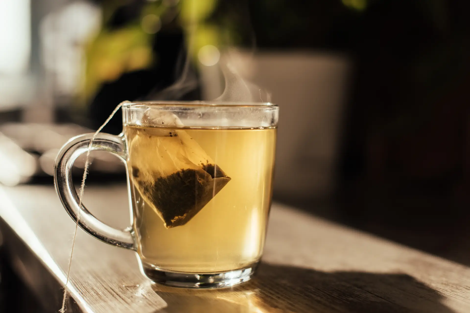 Consumidores de chá desfrutam de possíveis benefícios para a saúde, sugere estudo