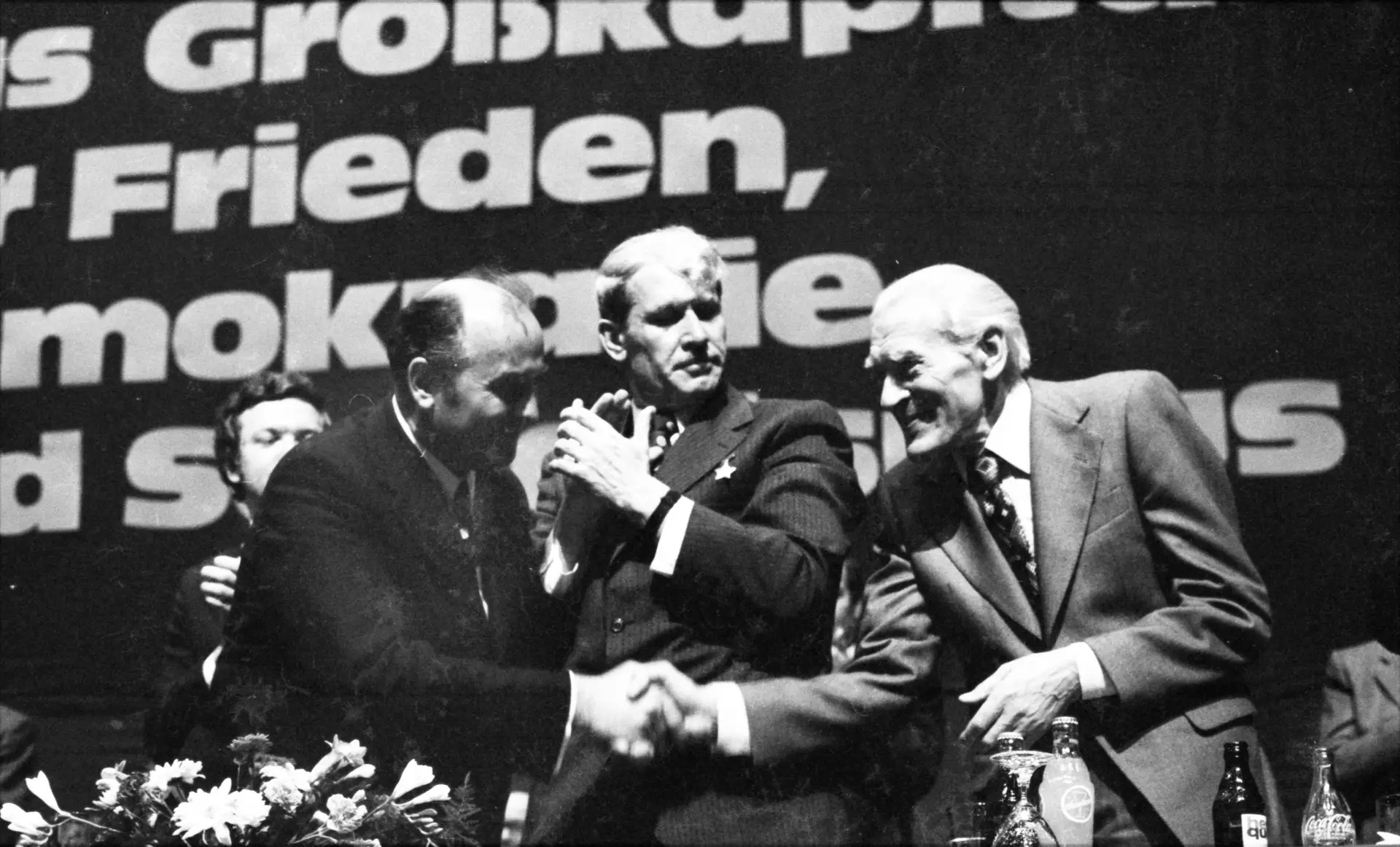 COMUNISMO. Em 1975, na cidade de Nuremberga, então Alemanha Ocidental (RFA), participando num evento do Partido Comunista da Alemanha (DKP)