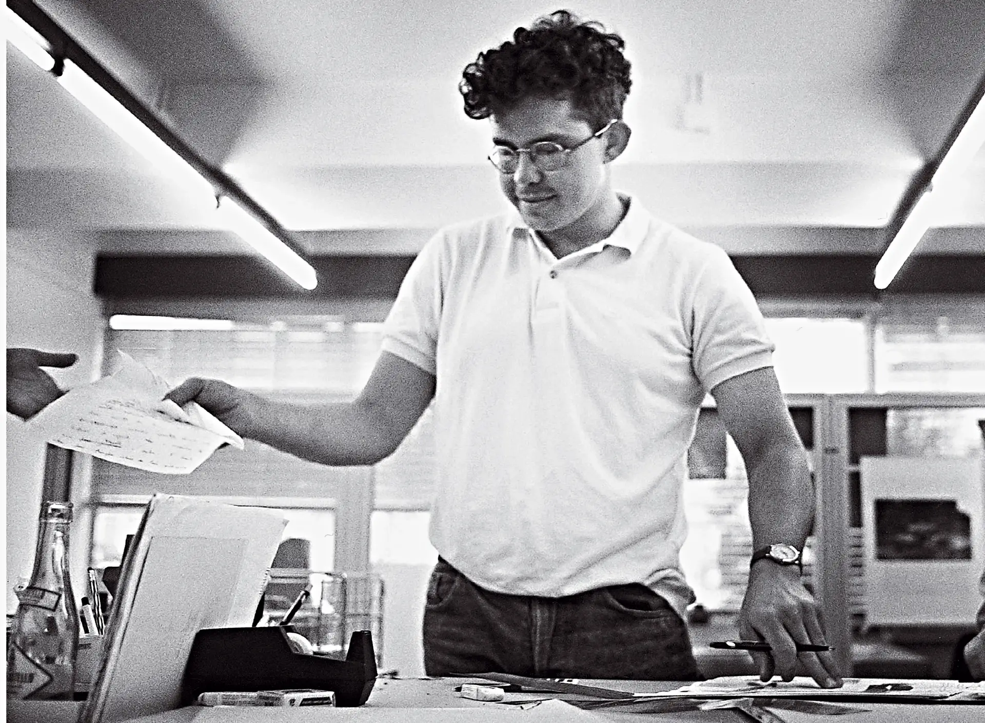 Quando publicou “Escrítica Pop”, em 1981, faltavam alguns anos para Miguel Esteves Cardoso se tornar no primeiro director do jornal “O Independente”