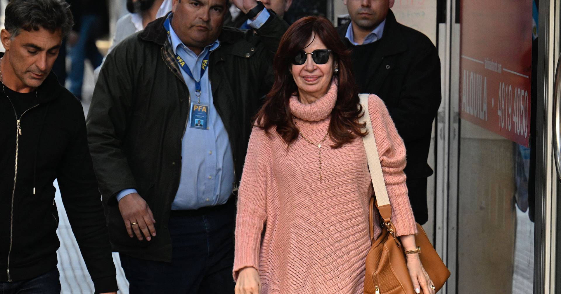 Autoridades argentinas encontram 100 projéteis na casa do homem que atacou Cristina Kirchner