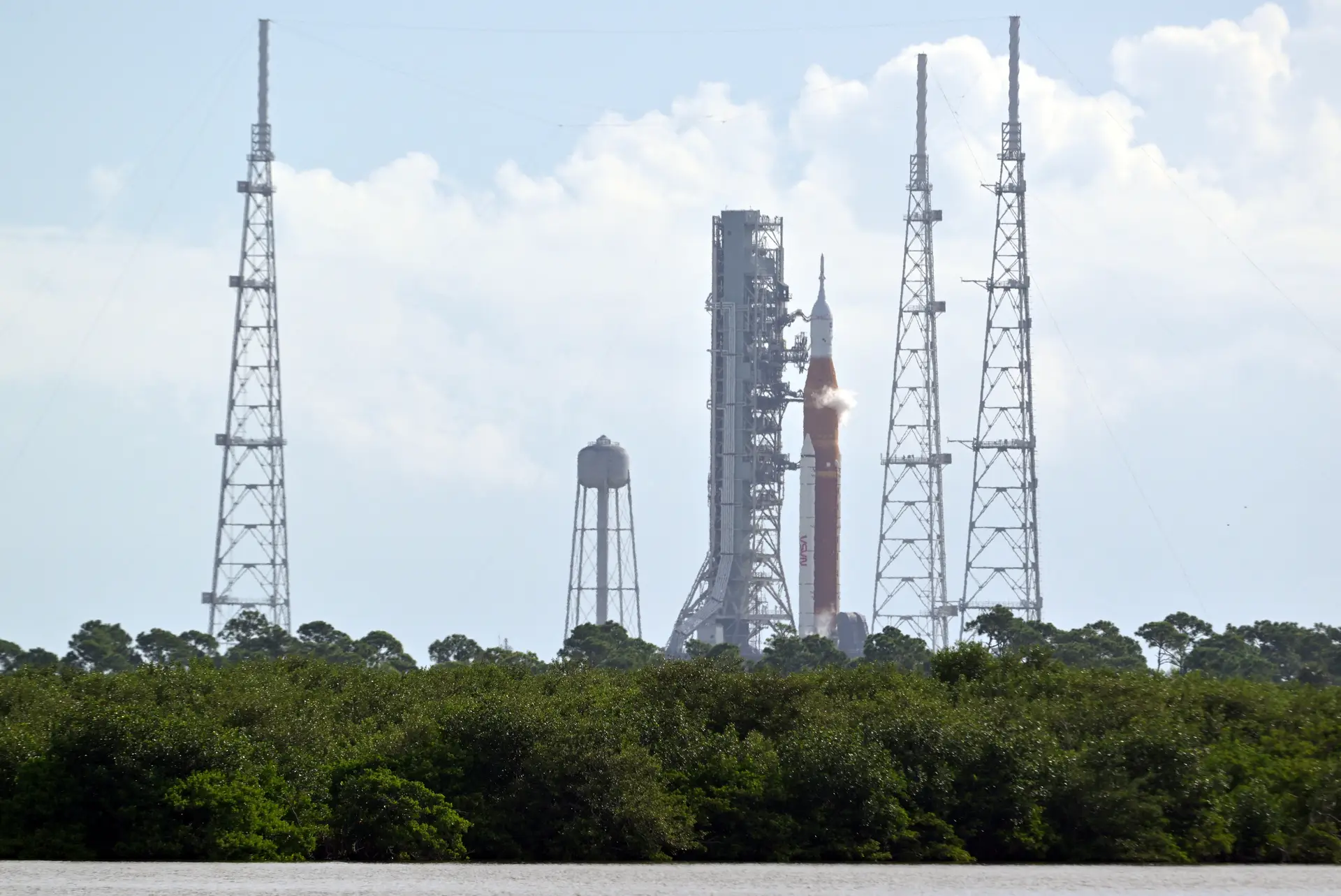 O lançamento da primeira missão da Artemis foi adiada este sábado pela segunda vez