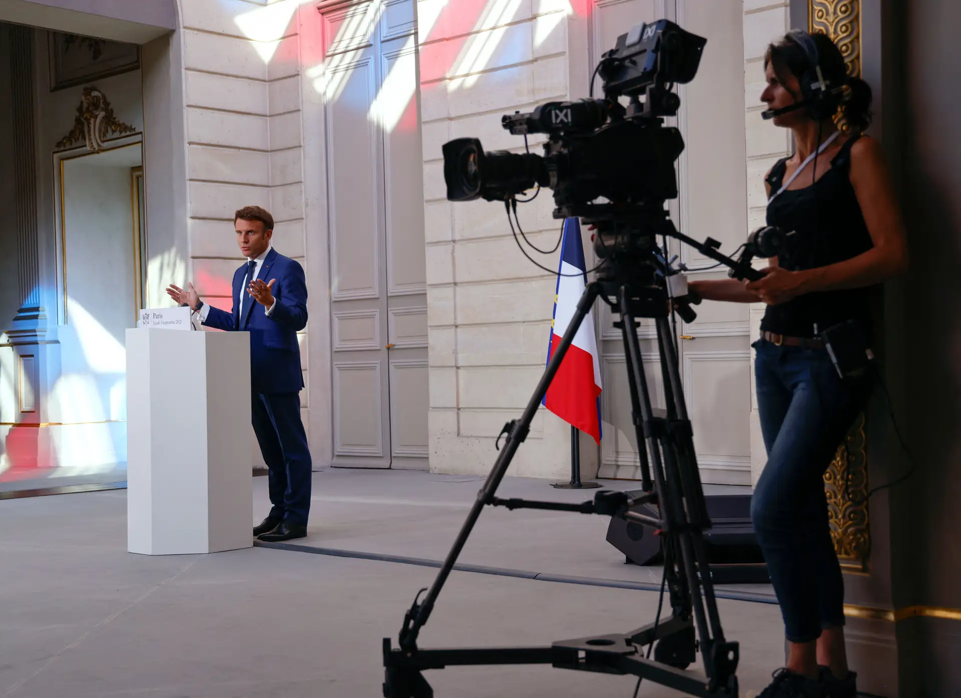 Macron: "É falso, factualmente falso" que um novo gasoduto pelos Pirinéus resolva o problema energético