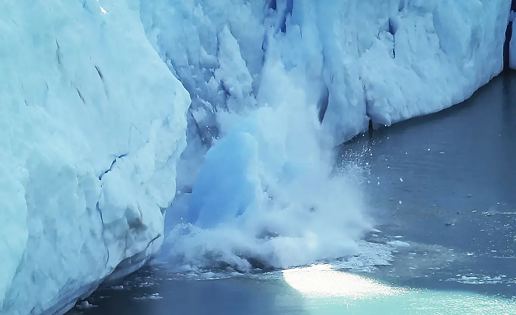 Cientistas alertam que glaciar Thwaites está “atualmente seguro por fios”