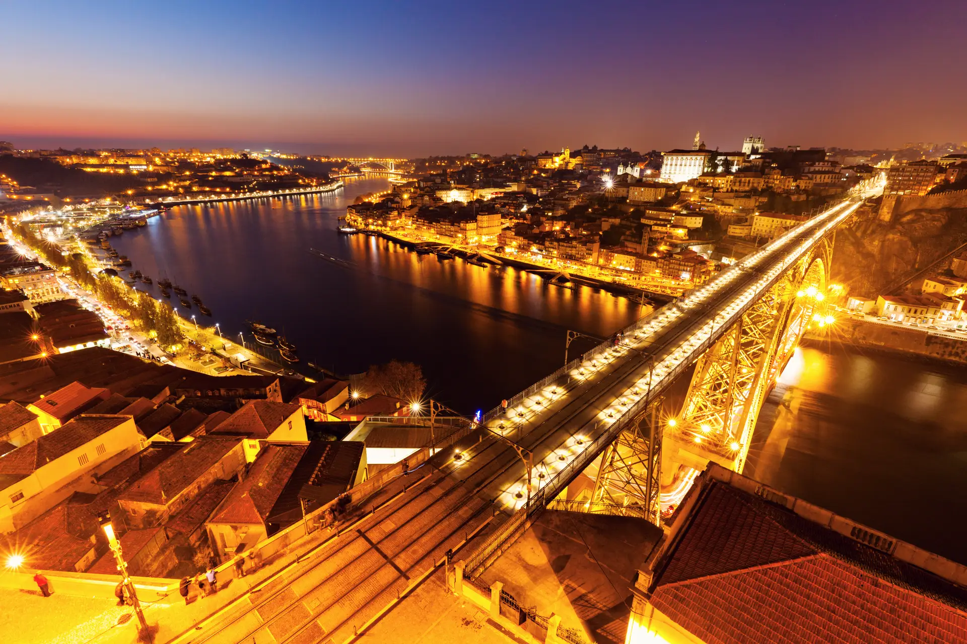Câmara do Porto vai pedir suspensão de novos alojamentos locais