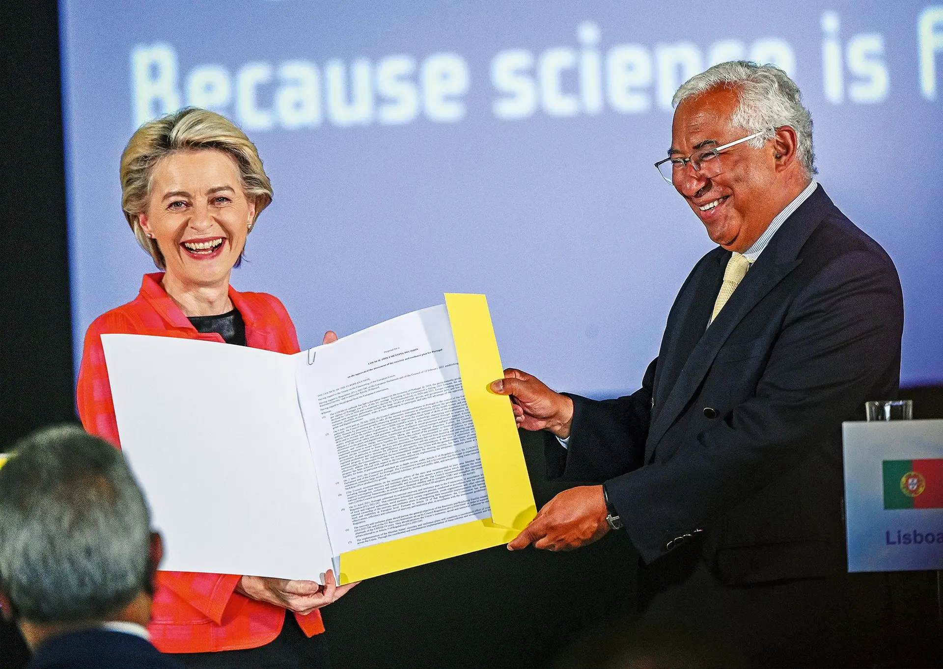 O PRR foi lançado em 2021 pela presidente da Comissão Europeia Ursula von der Leyen e o Primeiro Ministro António Costa