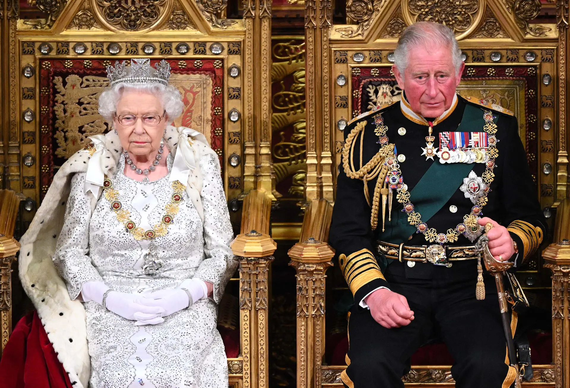 Com o príncipe herdeiro, no Palácio de Westminster, a 14 de outubro de 2019, na cerimónia de abertura do Parlamento, tomado pela batalha do 'Brexit'