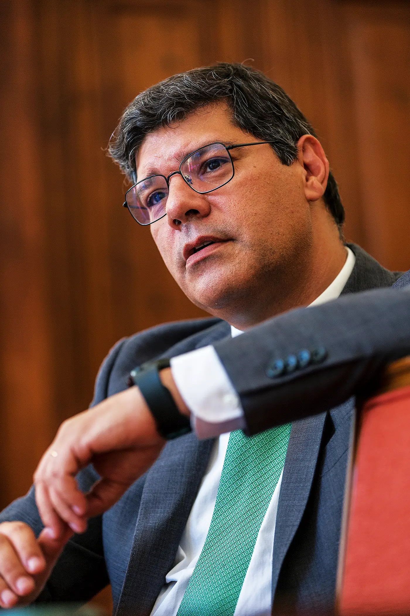 Brilhante Dias é líder parlamentar do PS e membro do núcleo de coordenação política do Governo