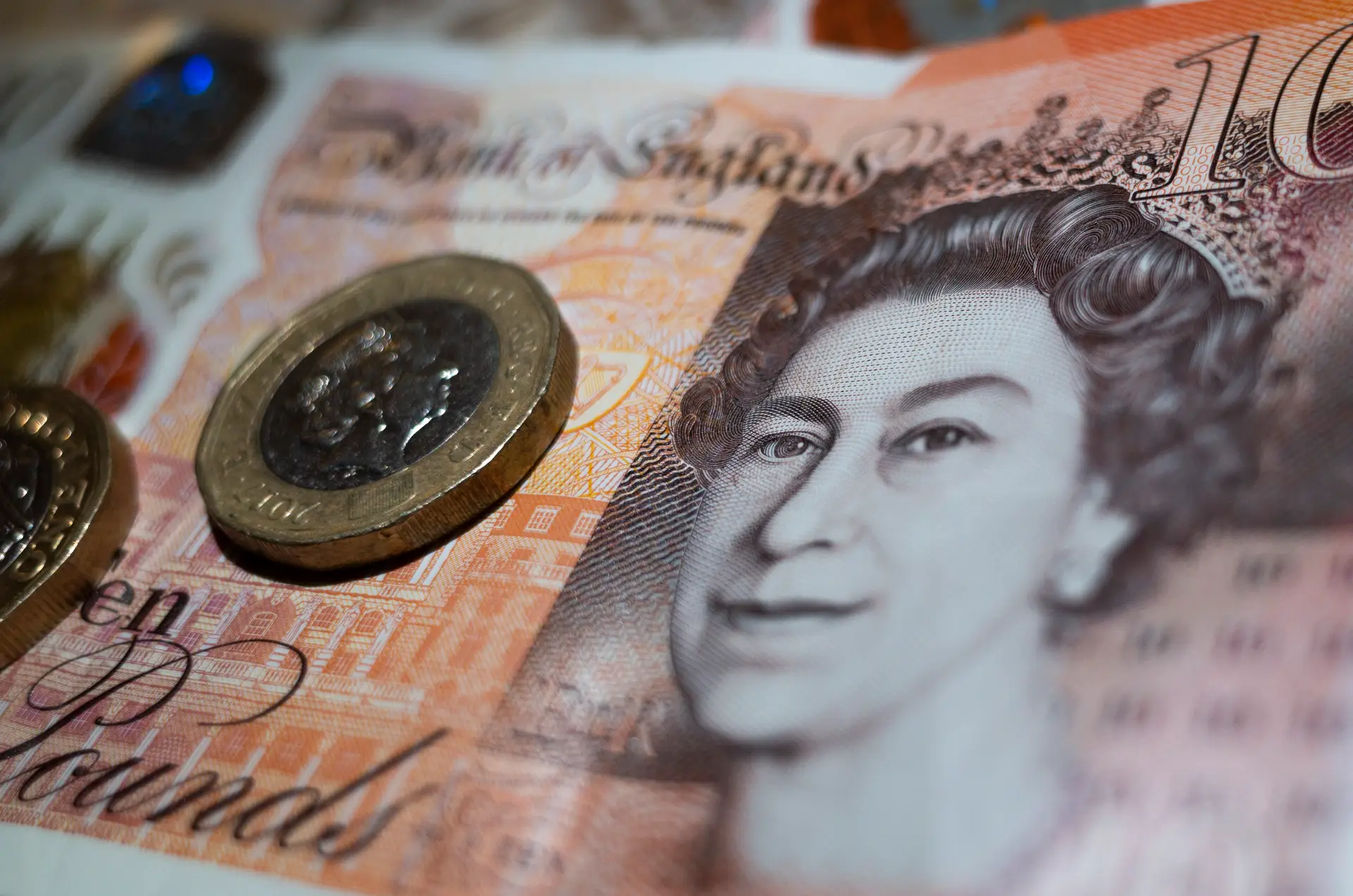 O rosto da rainha Isabel II numa nota de 10 libras