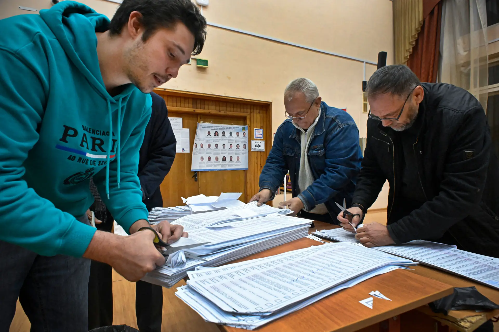Candidatos pró-Kremlin vencem todos os 14 governos nas eleições regionais russas