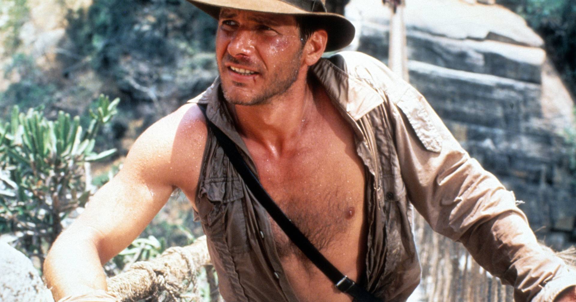 Harrison Ford está de volta à aventura em primeira foto oficial de Indiana  Jones 5 - NerdBunker