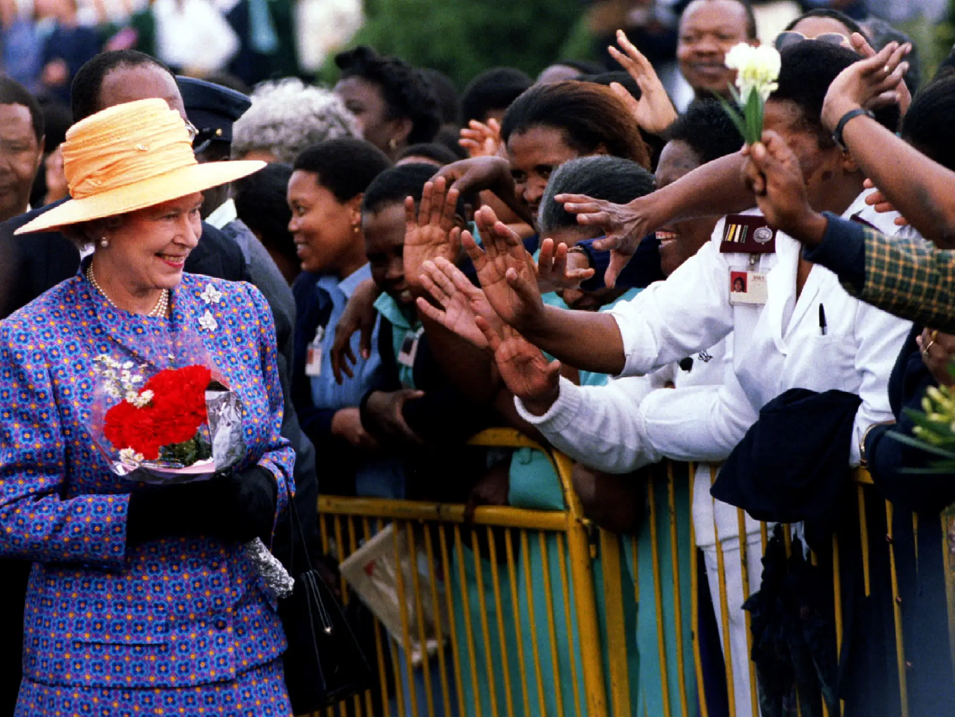 Isabel II durante uma visita à África do Sul em 1995