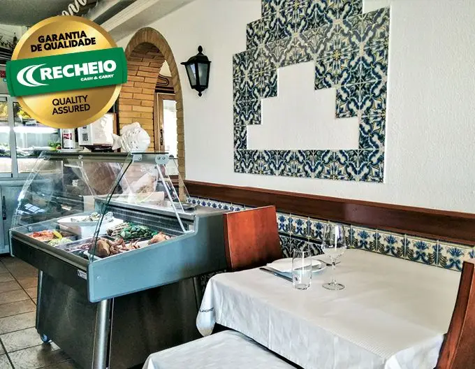 Em Quarteira, onde o peixe e o marisco merecem louvor