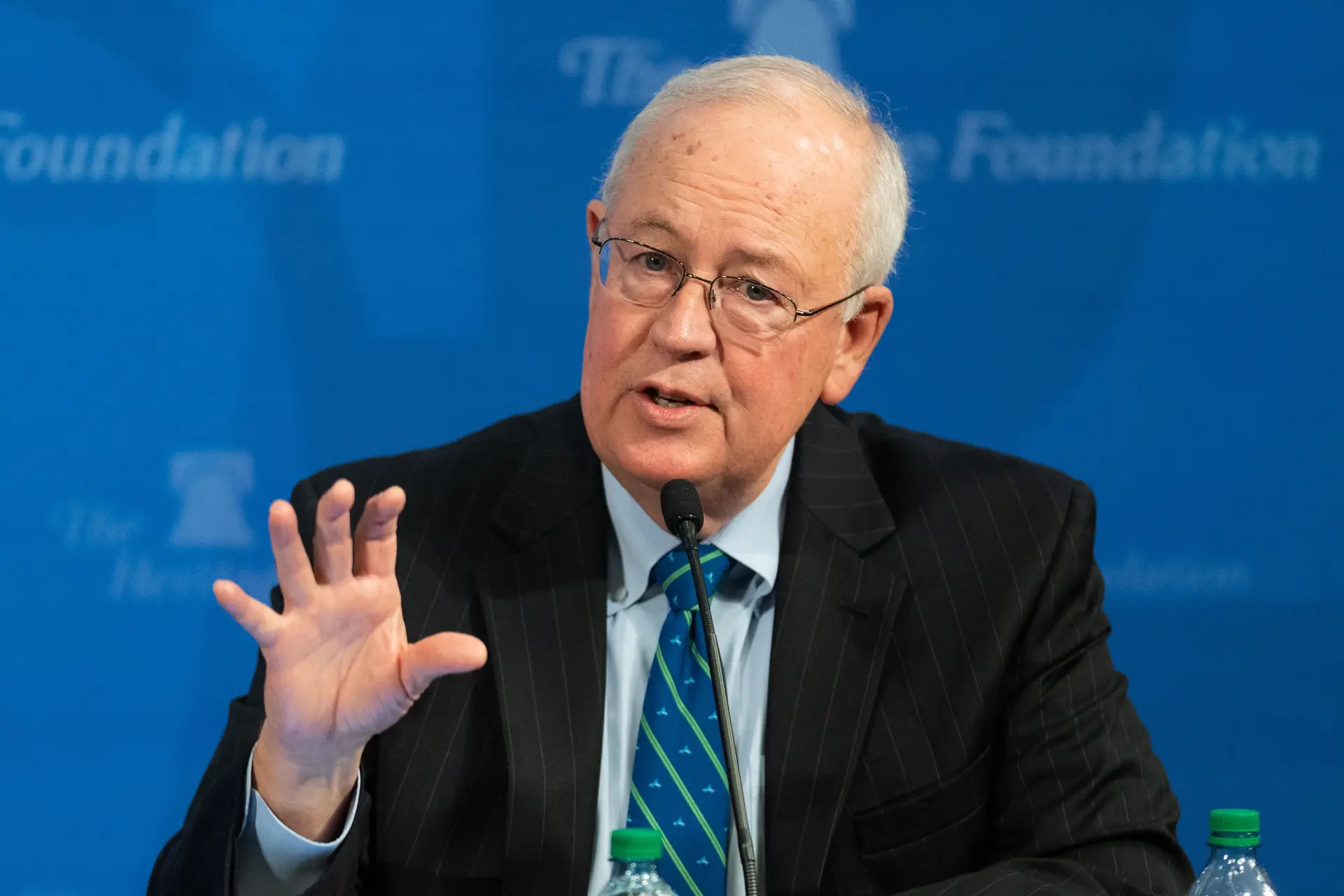 Morreu Kenneth Starr, o homem que liderou a investigação por detrás do impeachment a Bill Clinton