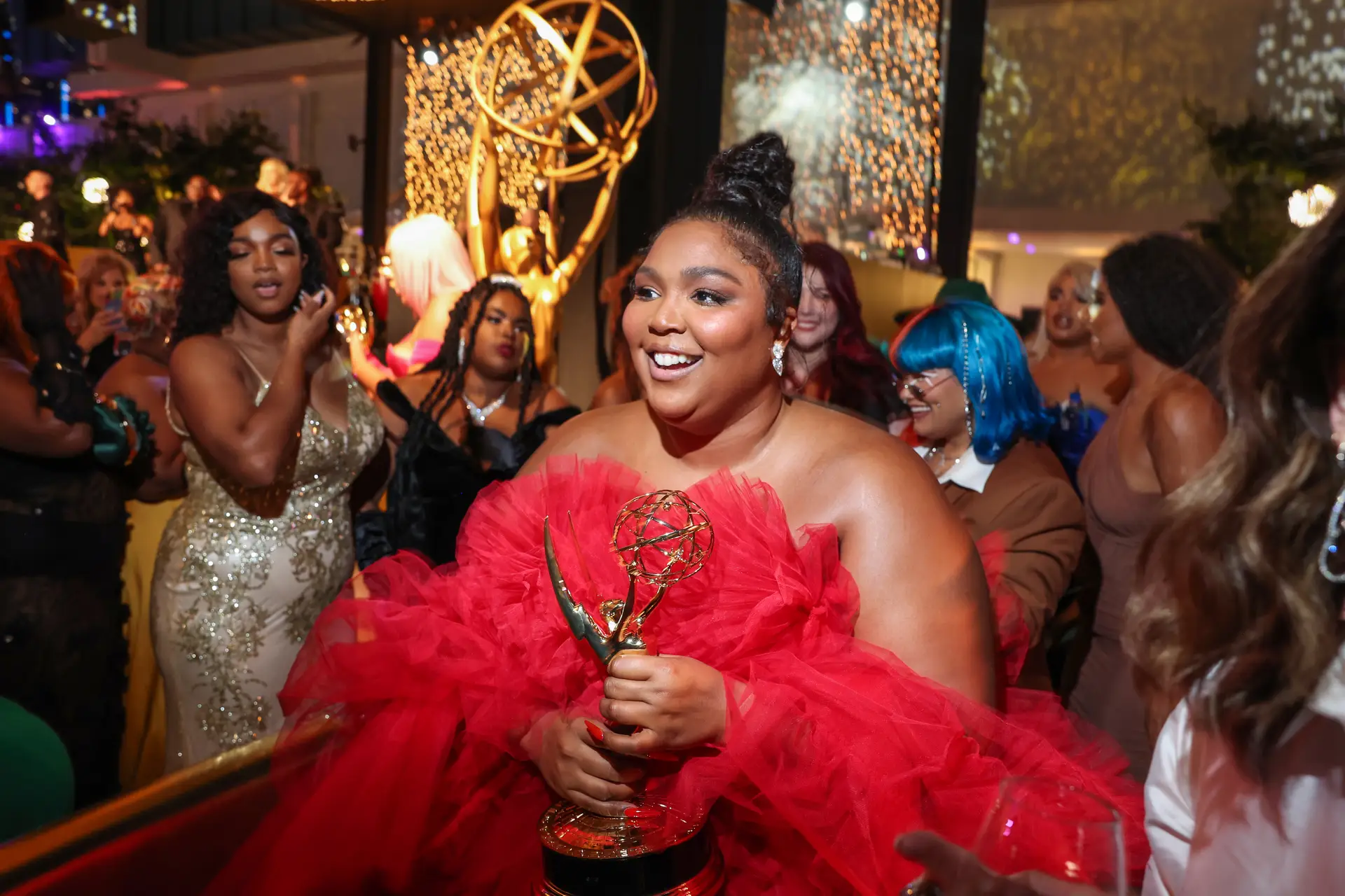 Em lágrimas, Lizzo celebrou a conquista do seu primeiro Emmy