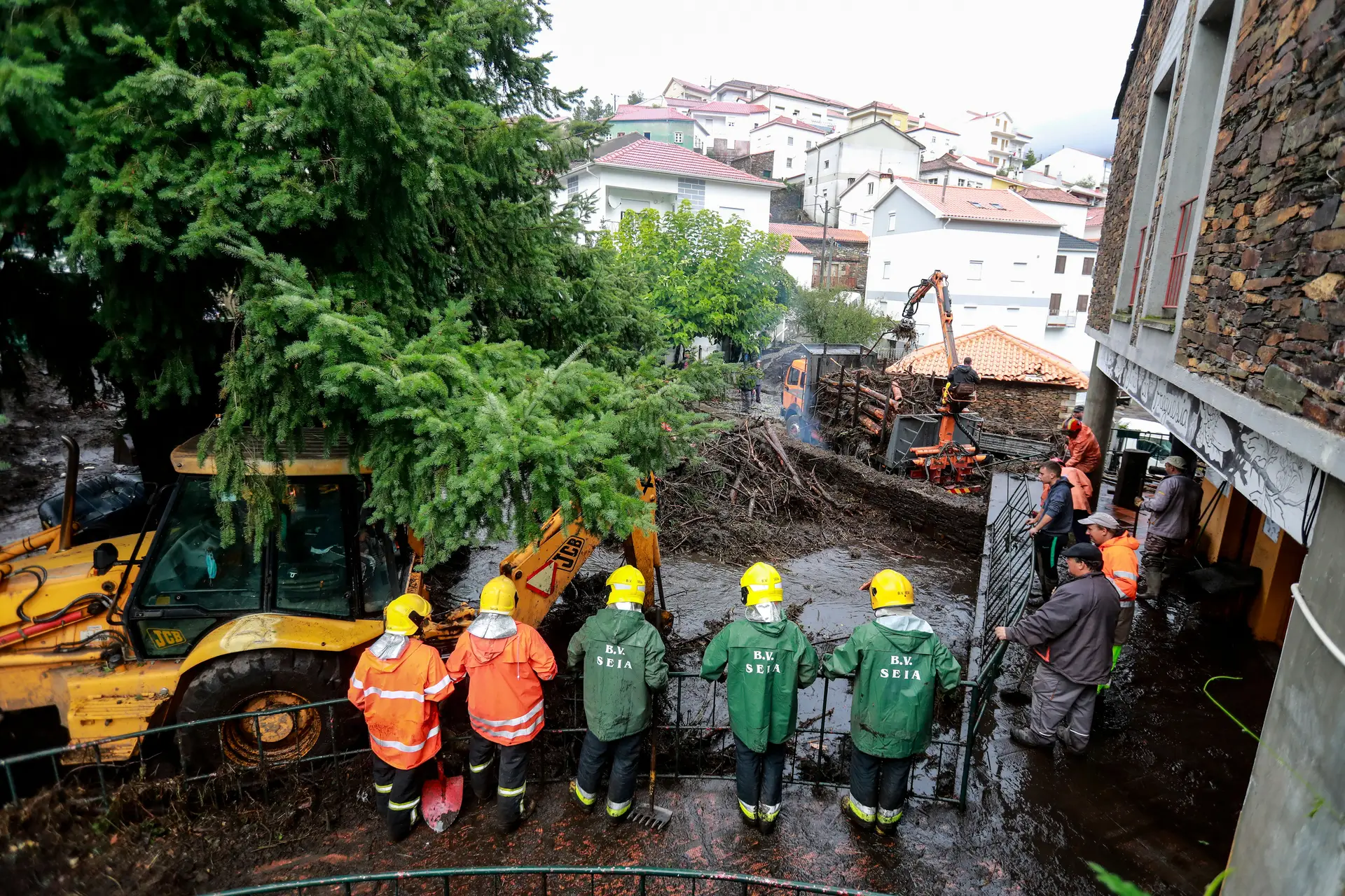 Inundações e queda de árvores: Proteção Civil regista 784 ocorrências em Portugal continental
