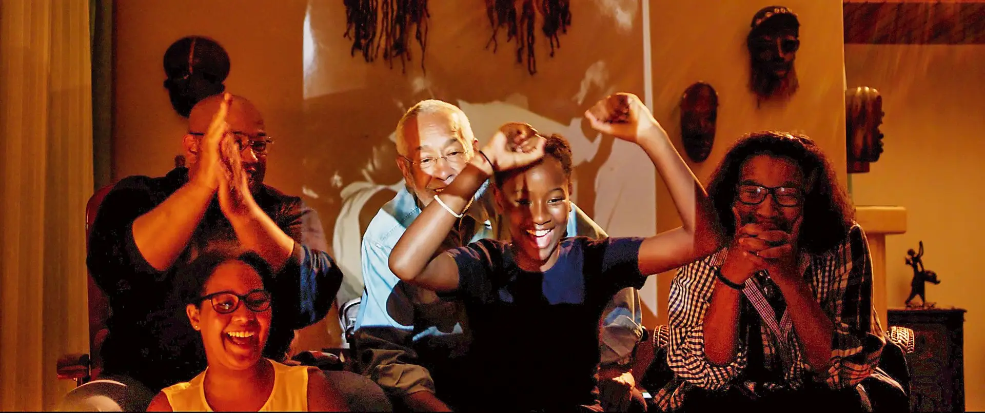 O filme testemunha a complexa e secular relação portuguesa com os povos africanos, apresentada através da história de um pai e de uma filha