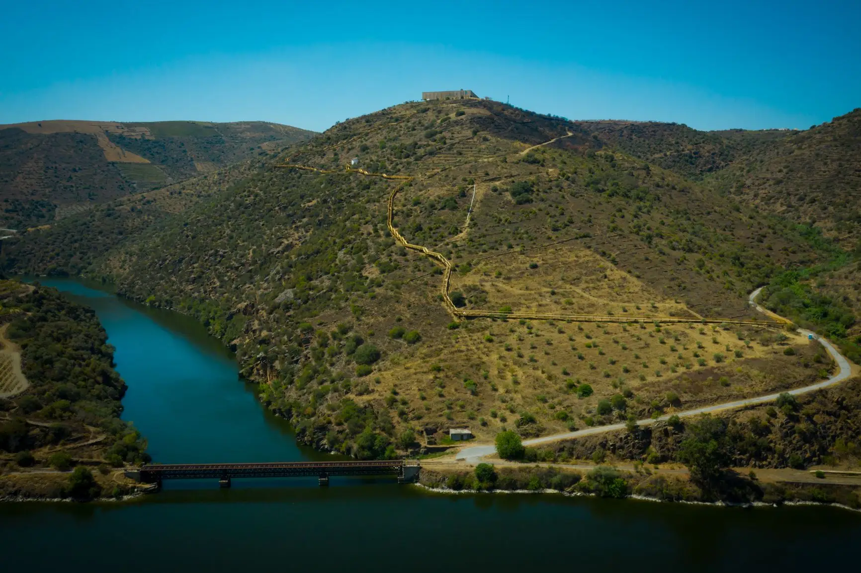 Os novos Passadiços do Côa prologam-se por 930 metros