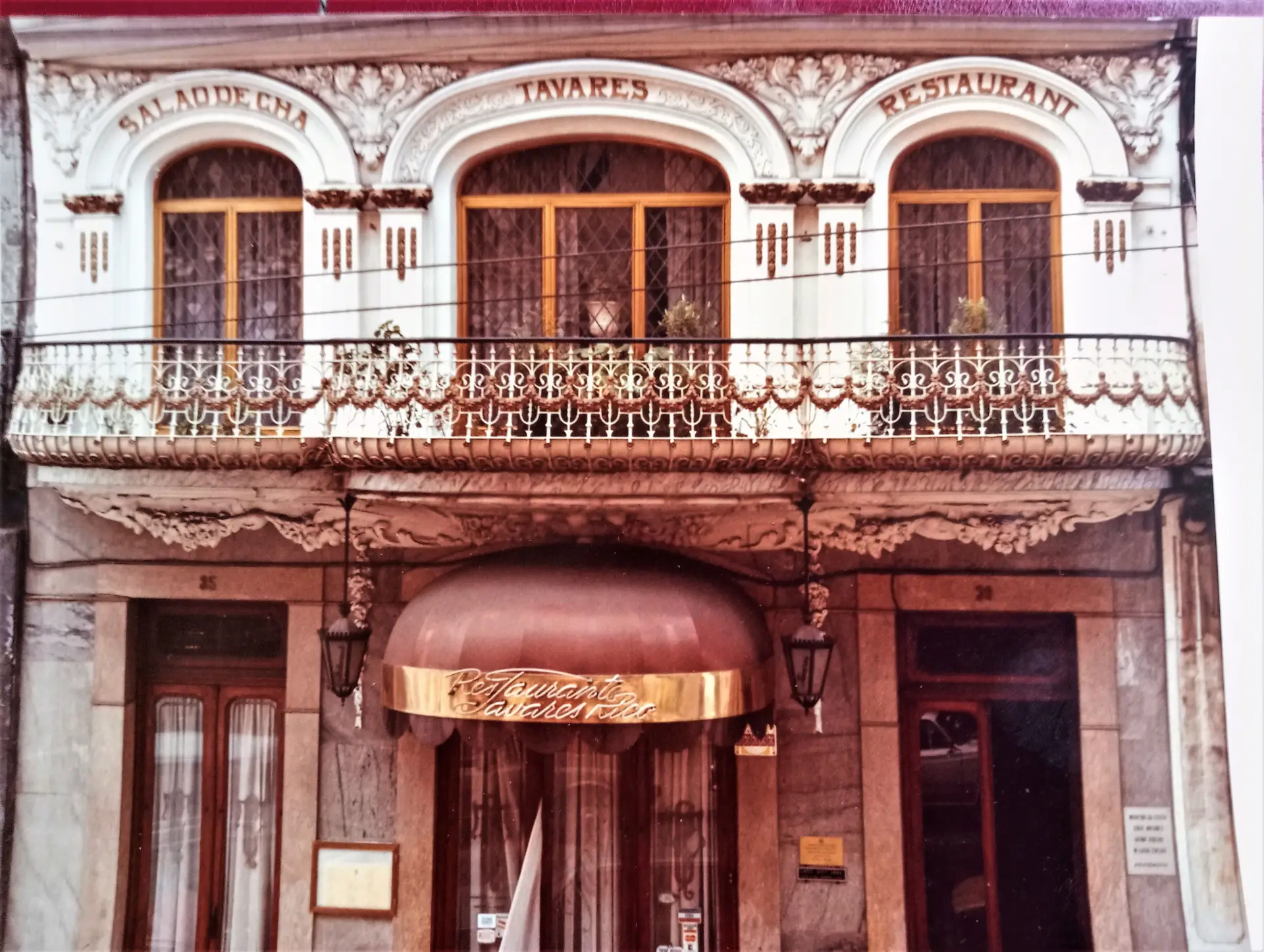 Facahado do restaurante Tavares durante a gerência de Fernando Lopes
