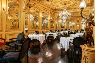 Sala do restaurante Tavares