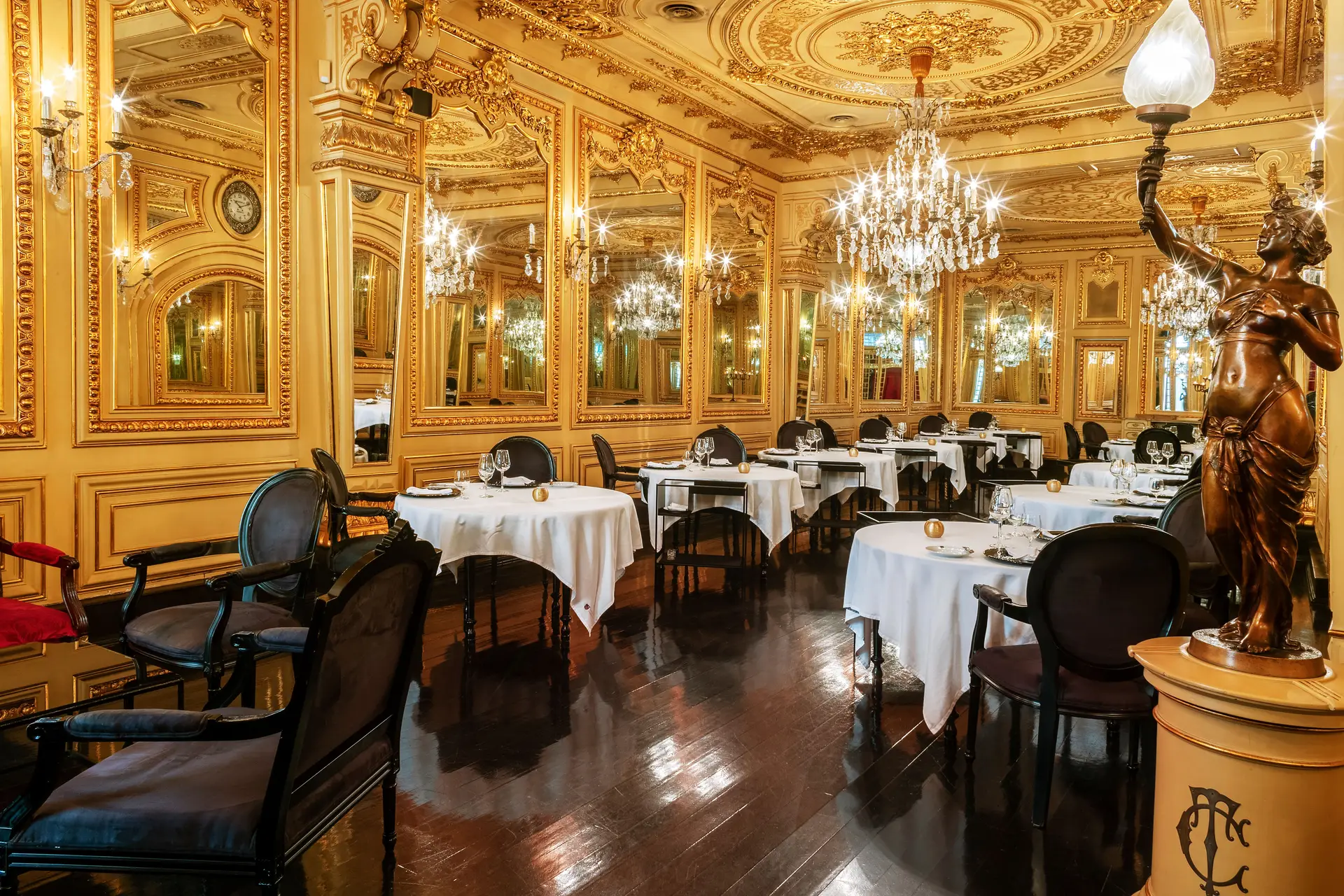 Sala do restaurante Tavares