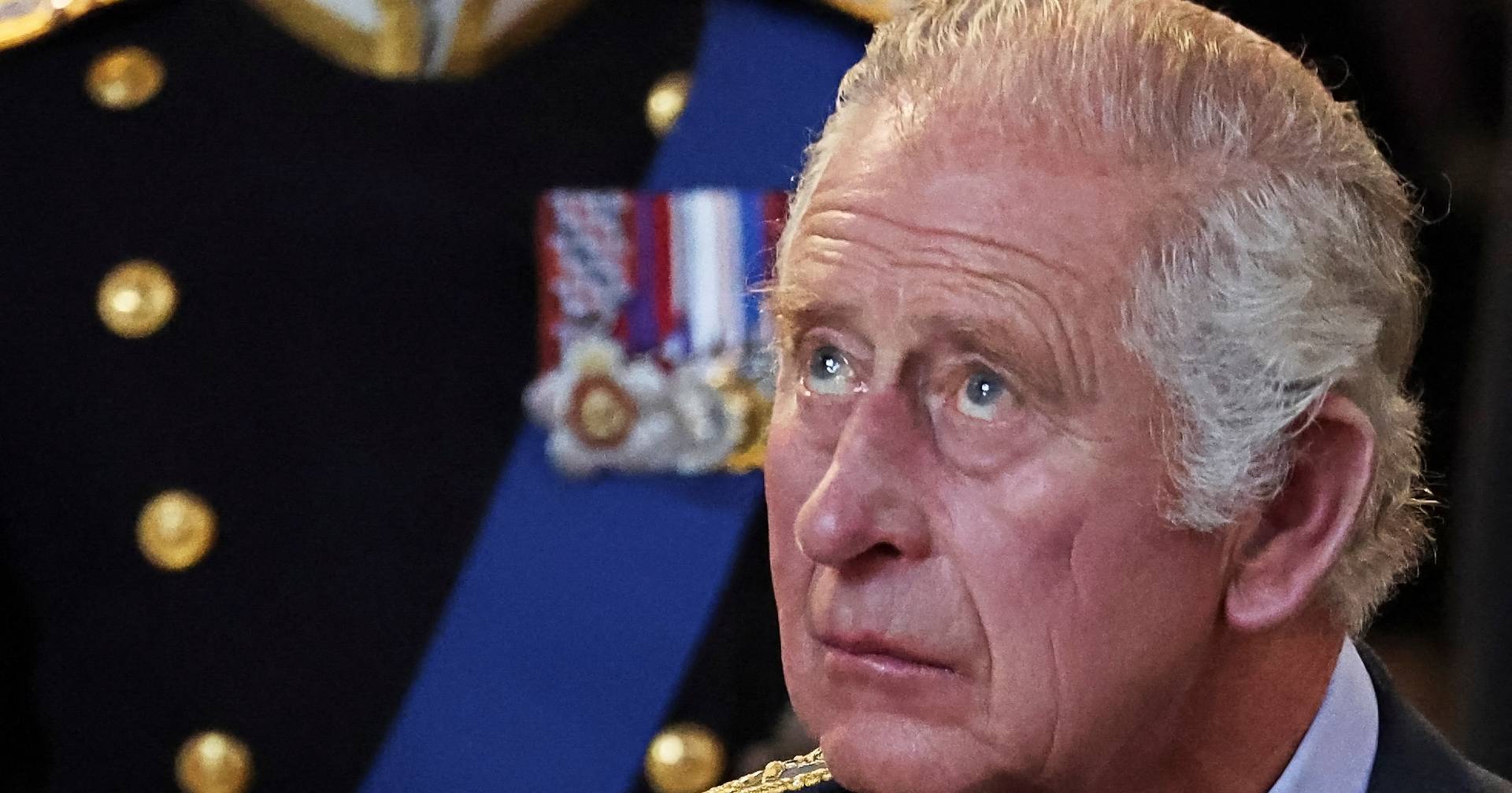 Carlos III criticado após notícia de despedimentos de funcionários