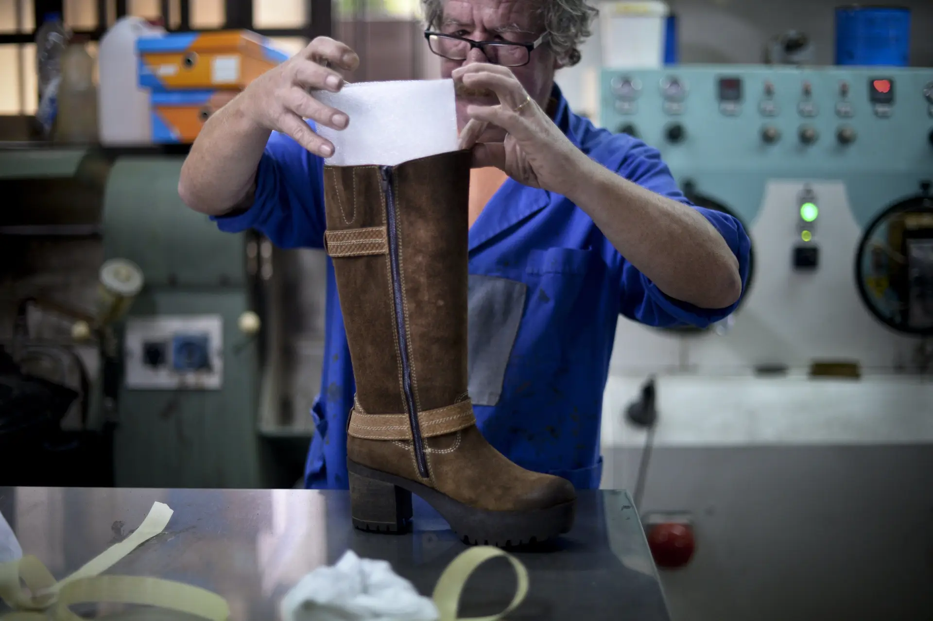 Um ministro, 40 latas de graxa e 41 empresas: sapatos portugueses regressam a Milão e há um recorde à vista