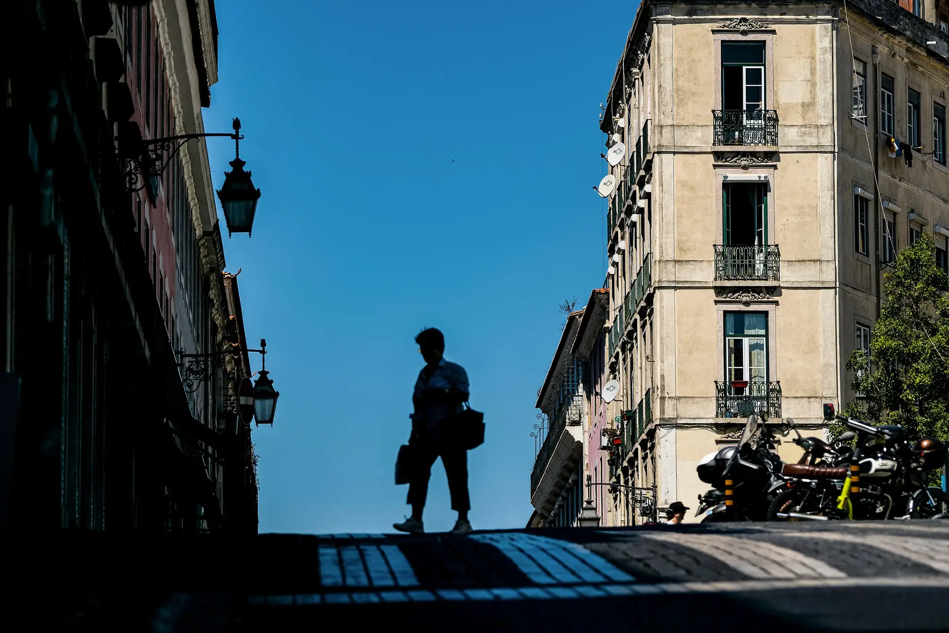 O forte agravamento das prestações da casa e a elevada inflação formam uma combinação explosiva para as famílias