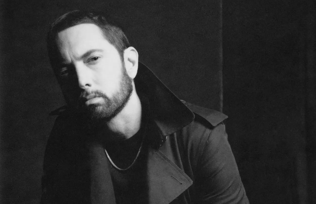 Eminem festeja 13 anos de sobriedade com ensaio sobre toxicodependência: “Cheguei a ter dez dealers ao mesmo tempo”