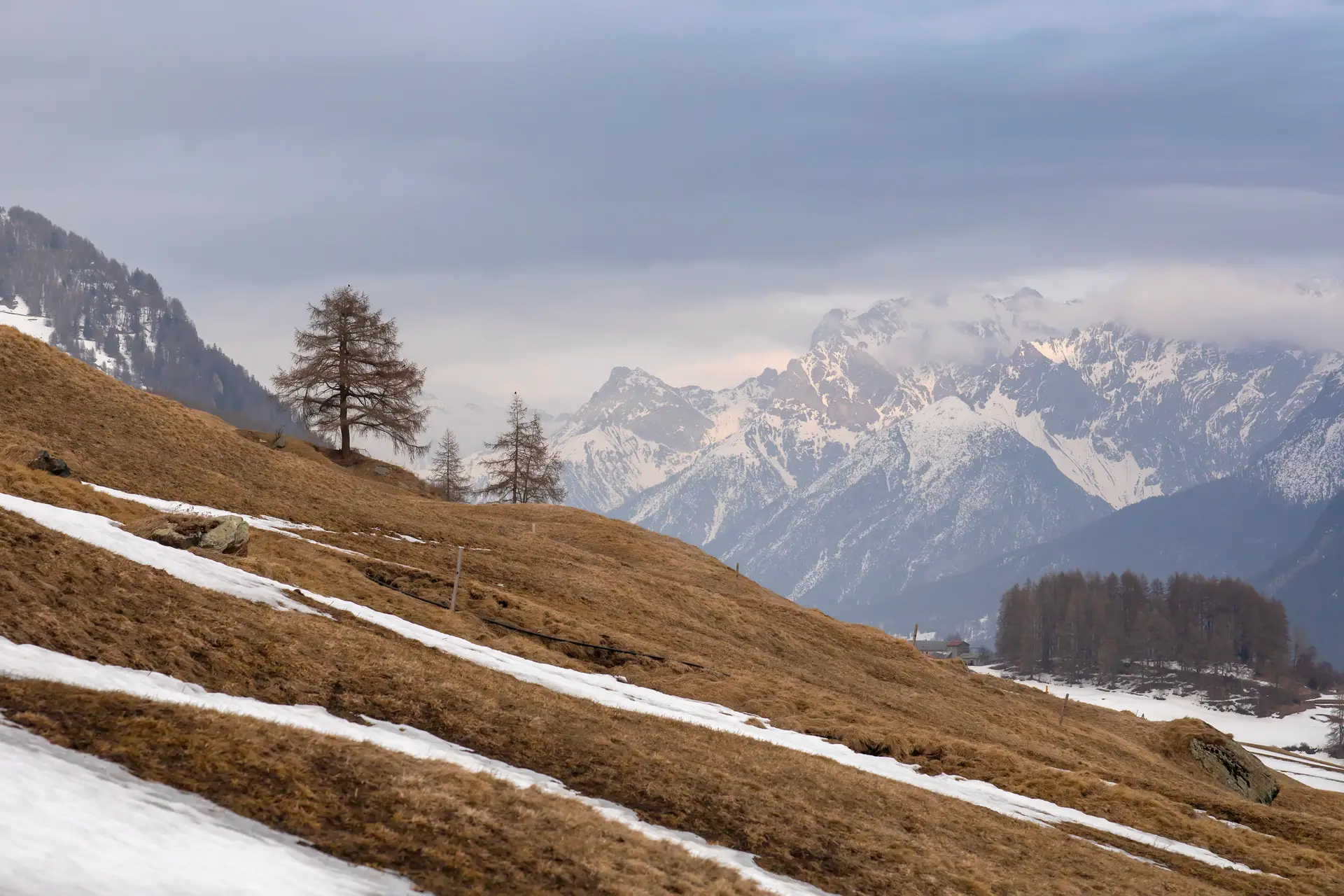 Uma paisagem nos Alpes suíços, agora menos acessível aos turistas russos que já não contam com vistos facilitados para o país