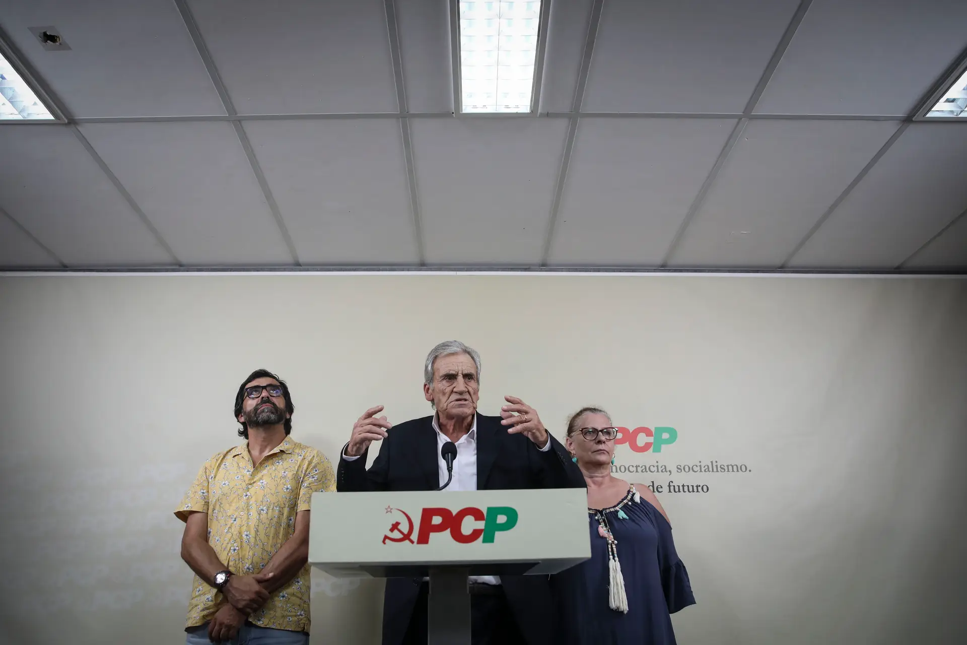 "Aquilo que vem aí não é bom", diz Jerónimo de Sousa, que acusa o PS de estar cada vez mais "inclinado" para a direita