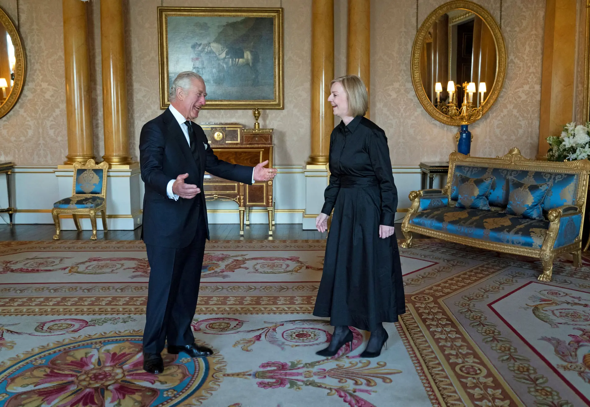 O rei Carlos III subiu ao trono dois dias depois de Liz Truss se tornar primeira-ministra do Reino Unido